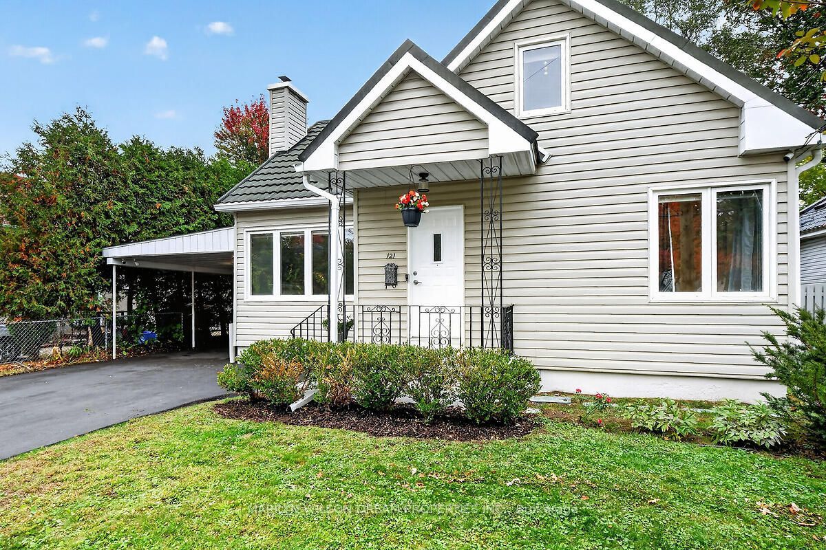121 St Laurent Boulevard Property Photo 3