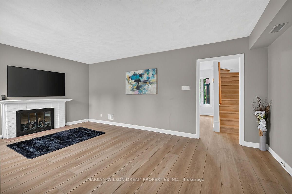 121 St Laurent Boulevard Property Photo 6