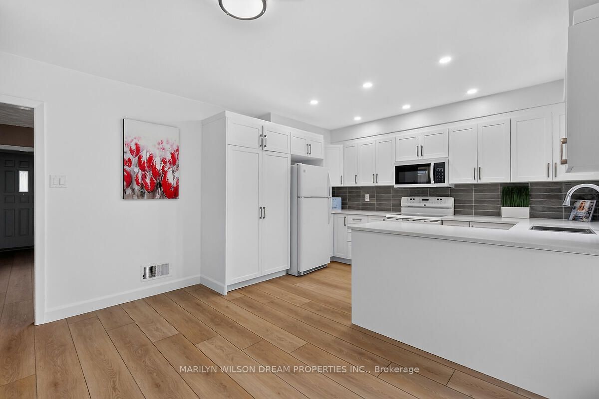 121 St Laurent Boulevard Property Photo 12