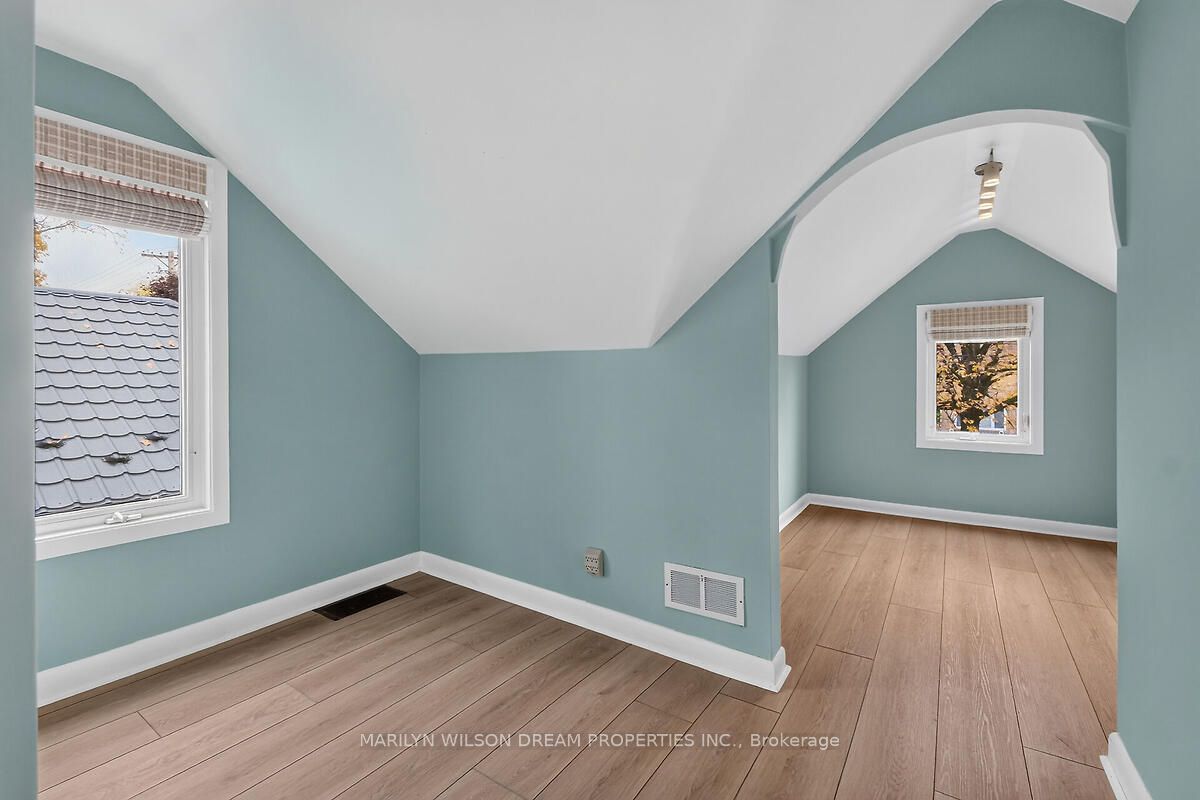 121 St Laurent Boulevard Property Photo 32
