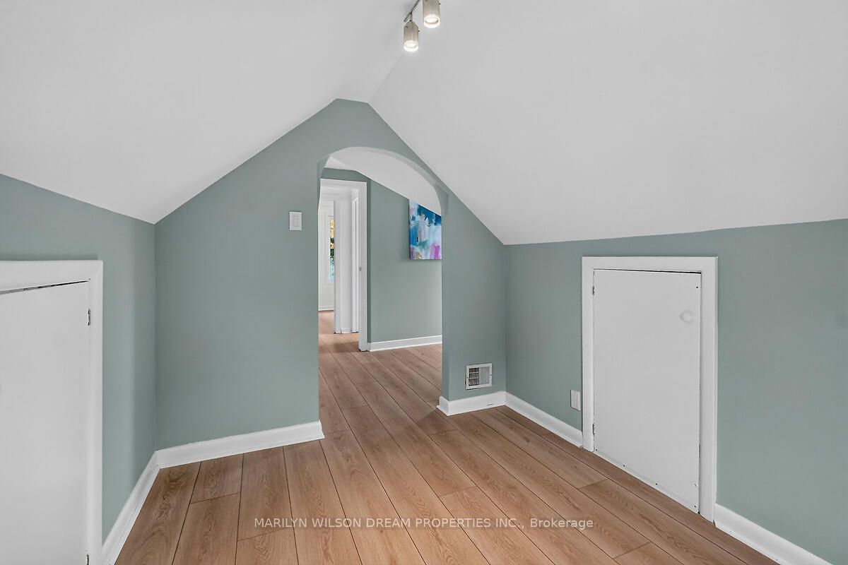 121 St Laurent Boulevard Property Photo 34