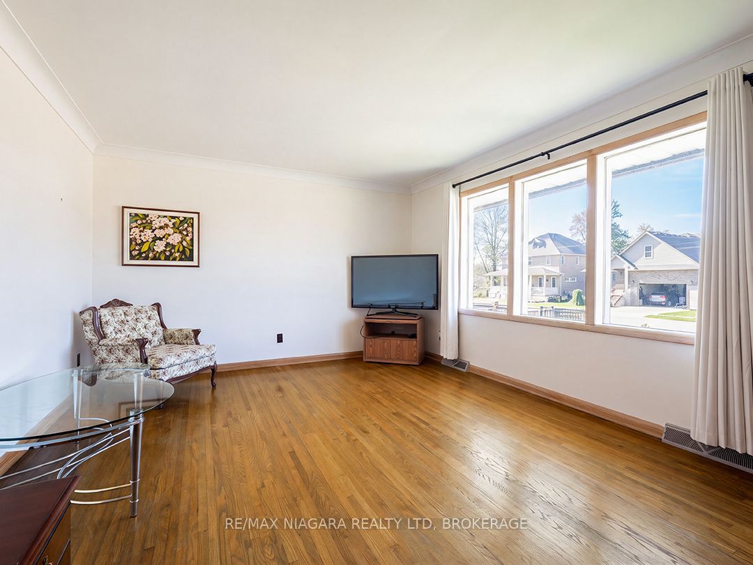 109 Hampton Avenue Property Photo 6