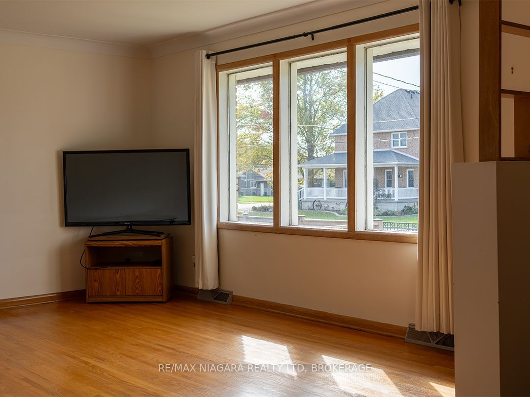 109 Hampton Avenue Property Photo 8