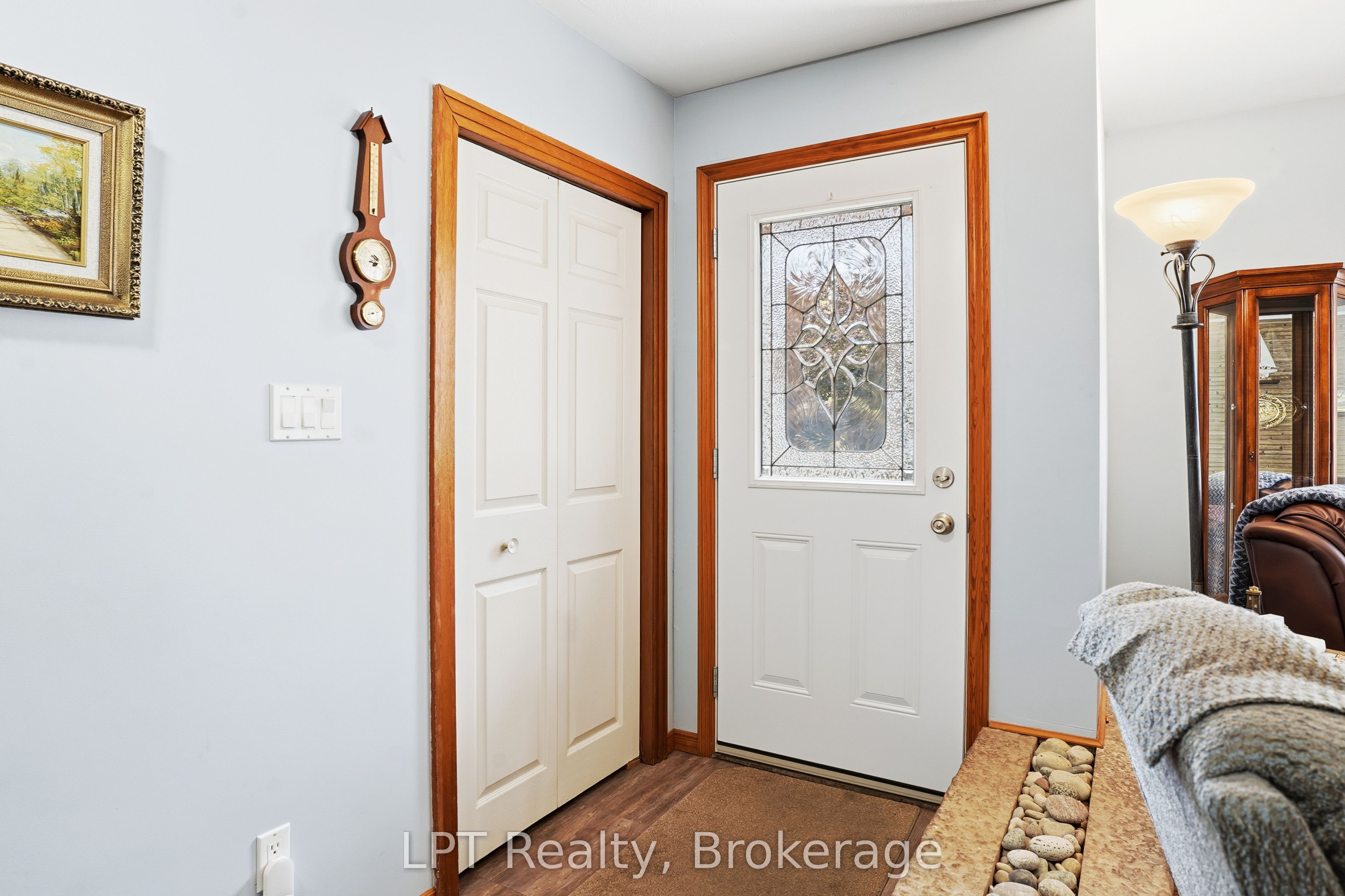 463 Frank Street Property Photo 4