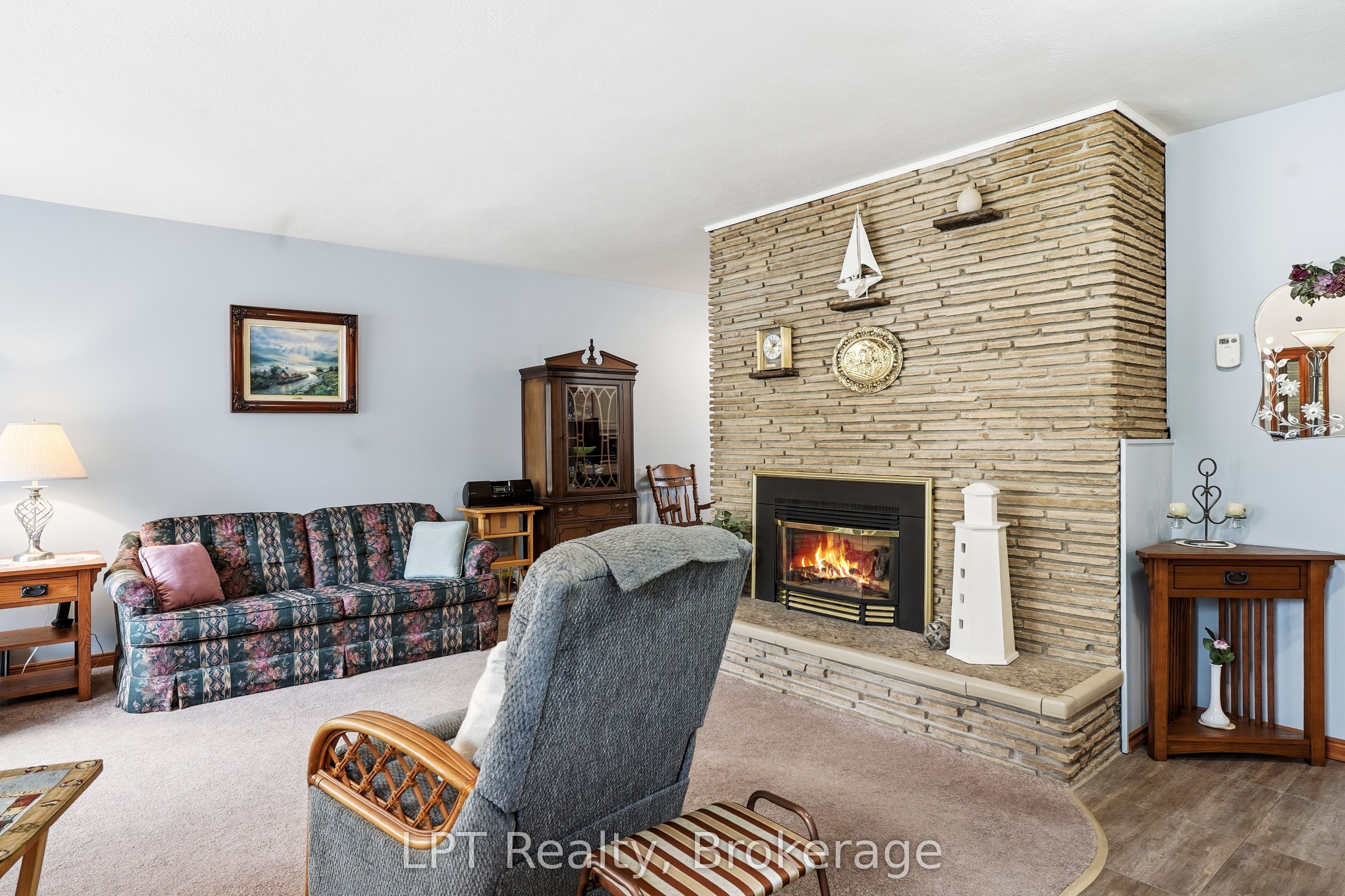 463 Frank Street Property Photo 6