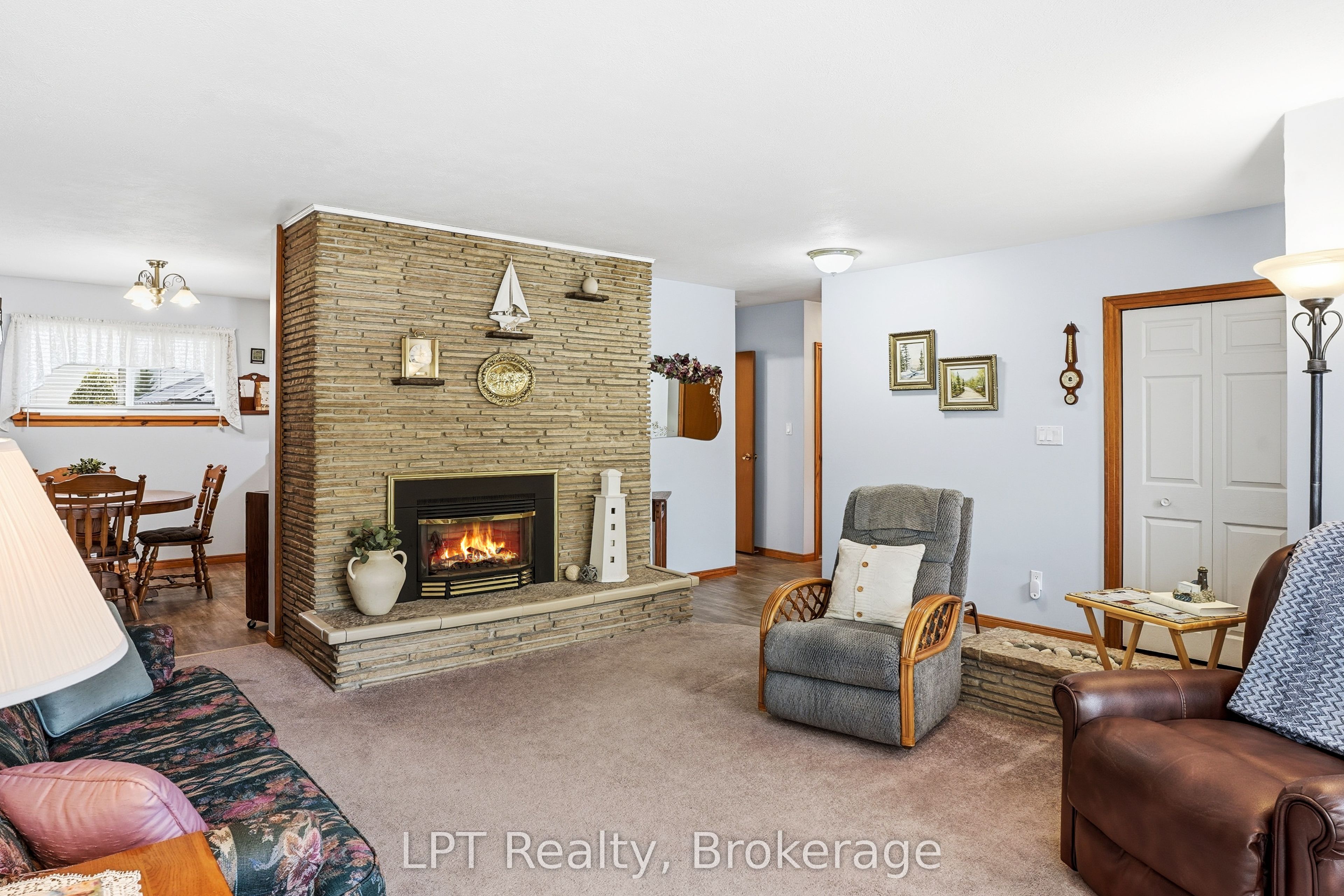 463 Frank Street Property Photo 8