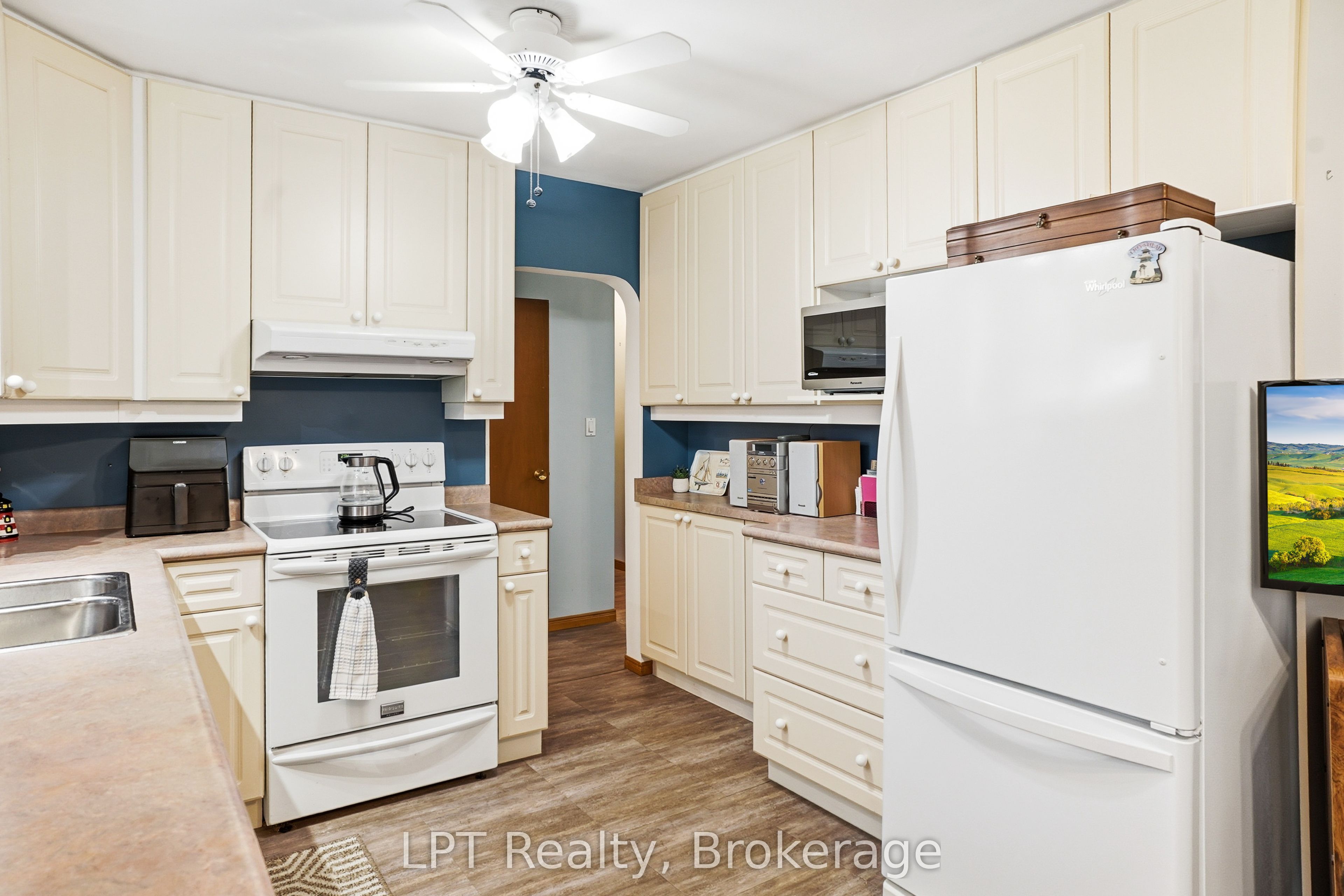 463 Frank Street Property Photo 12