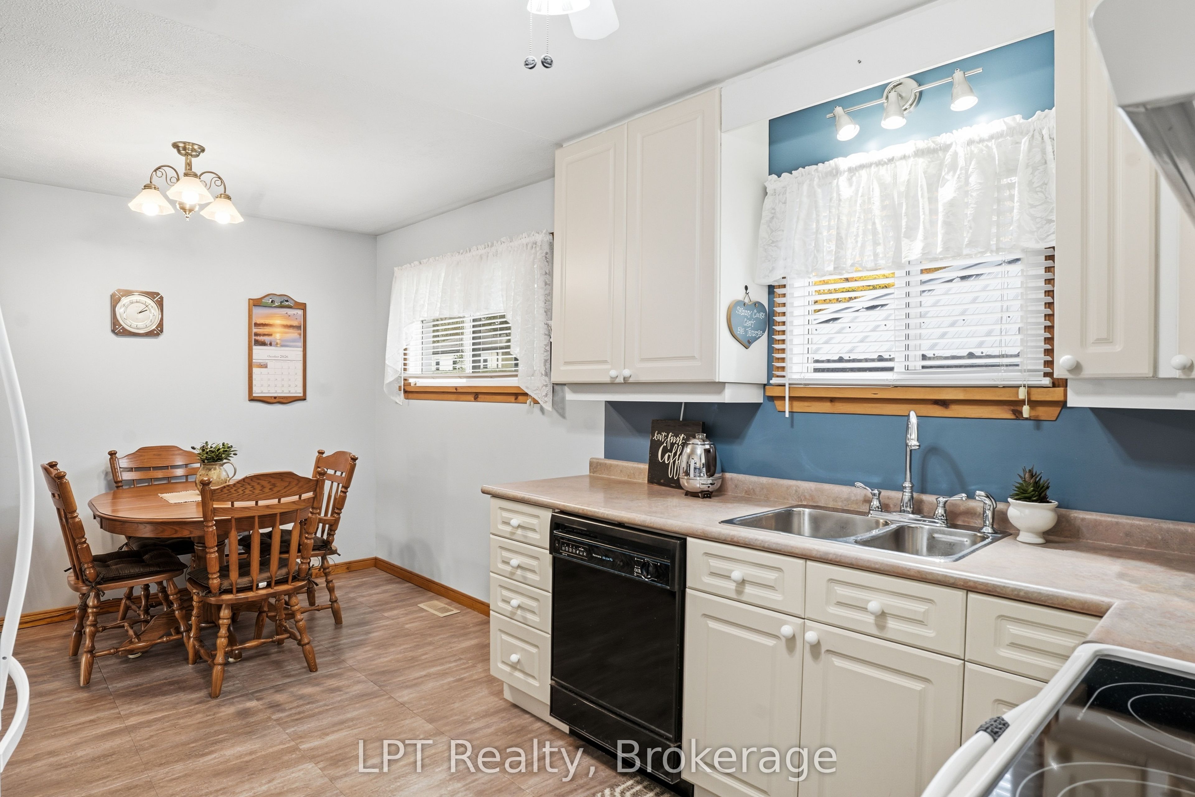 463 Frank Street Property Photo 13