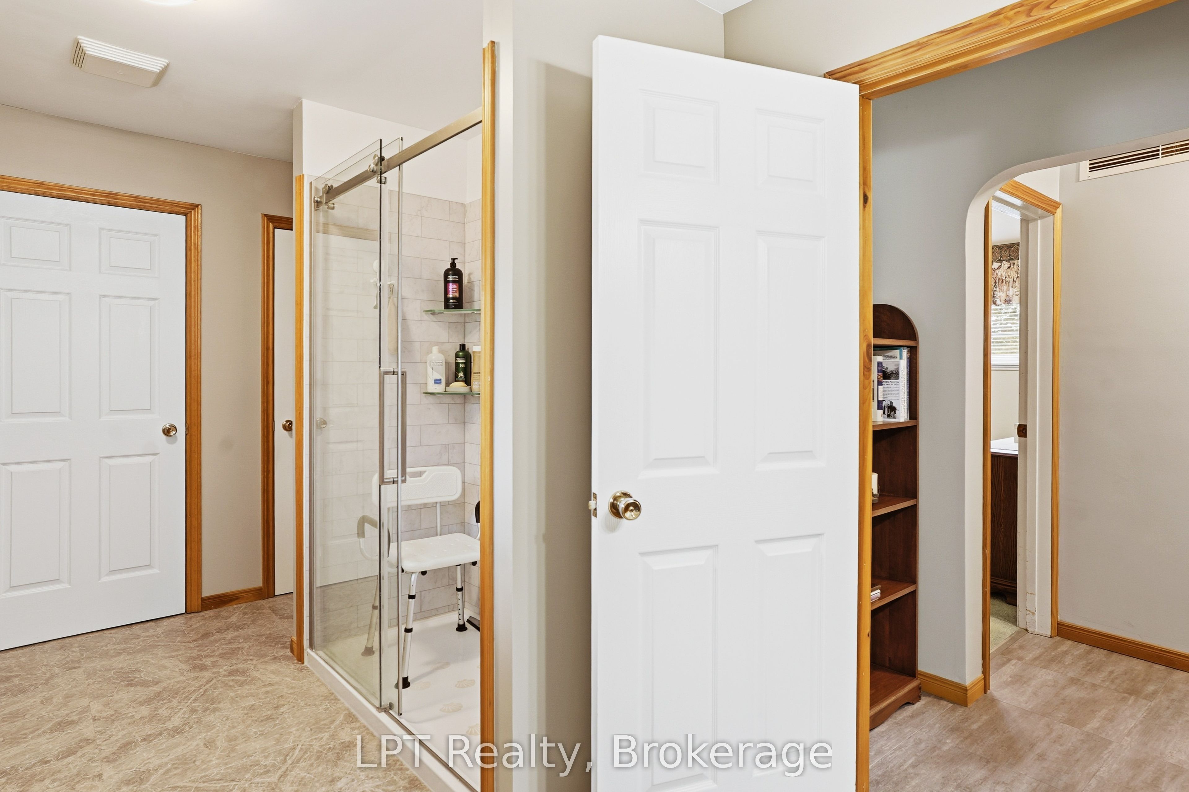 463 Frank Street Property Photo 21