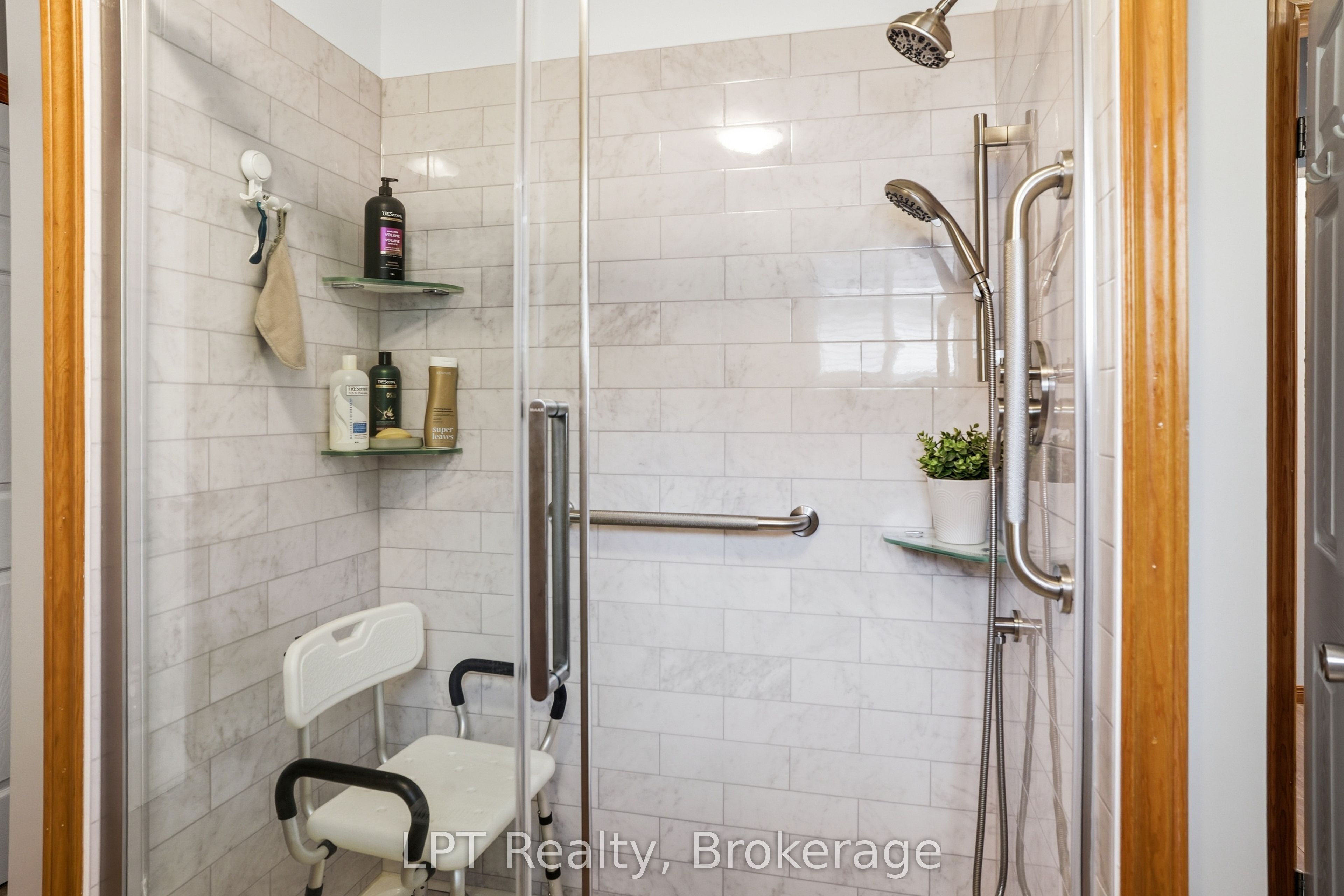 463 Frank Street Property Photo 22