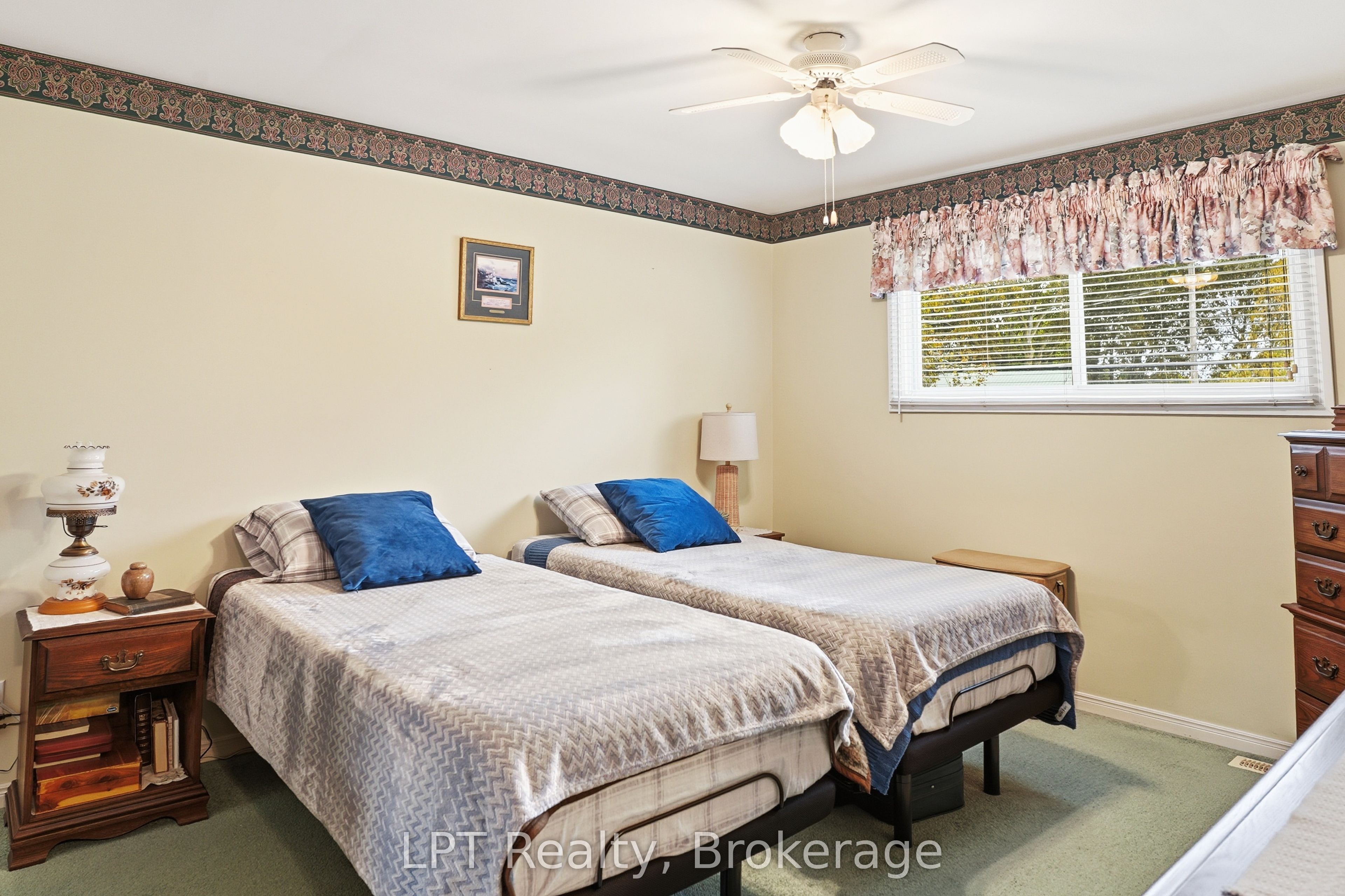 463 Frank Street Property Photo 23