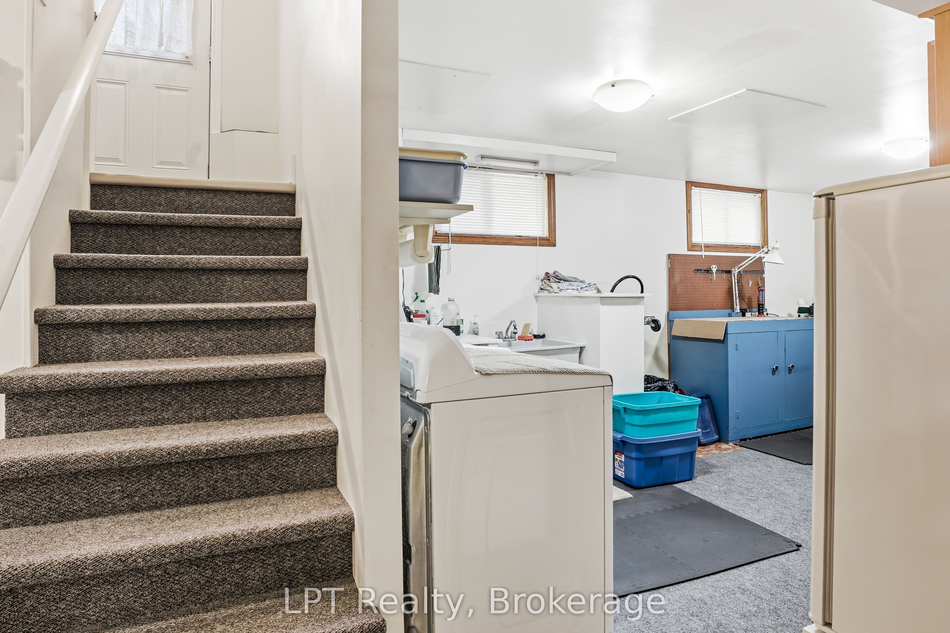 463 Frank Street Property Photo 25