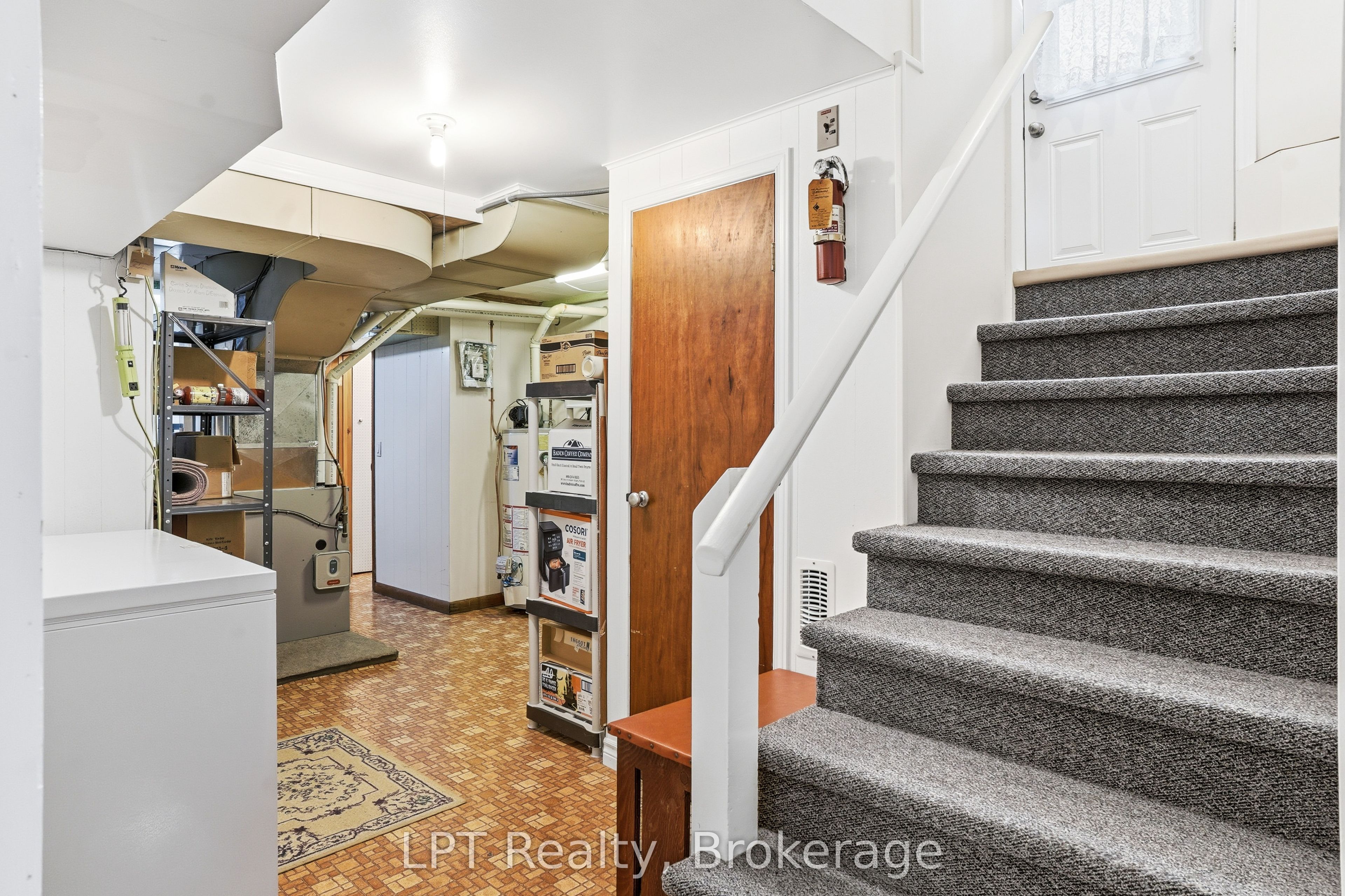 463 Frank Street Property Photo 28