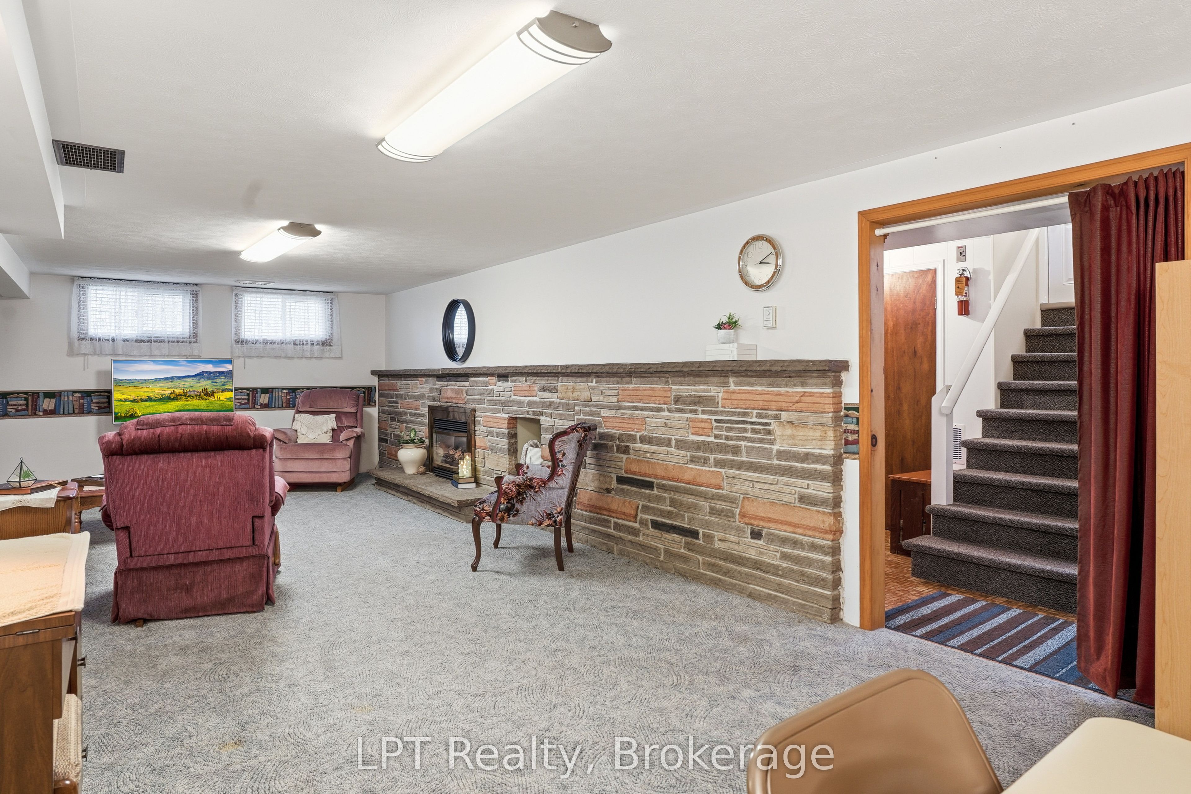 463 Frank Street Property Photo 33