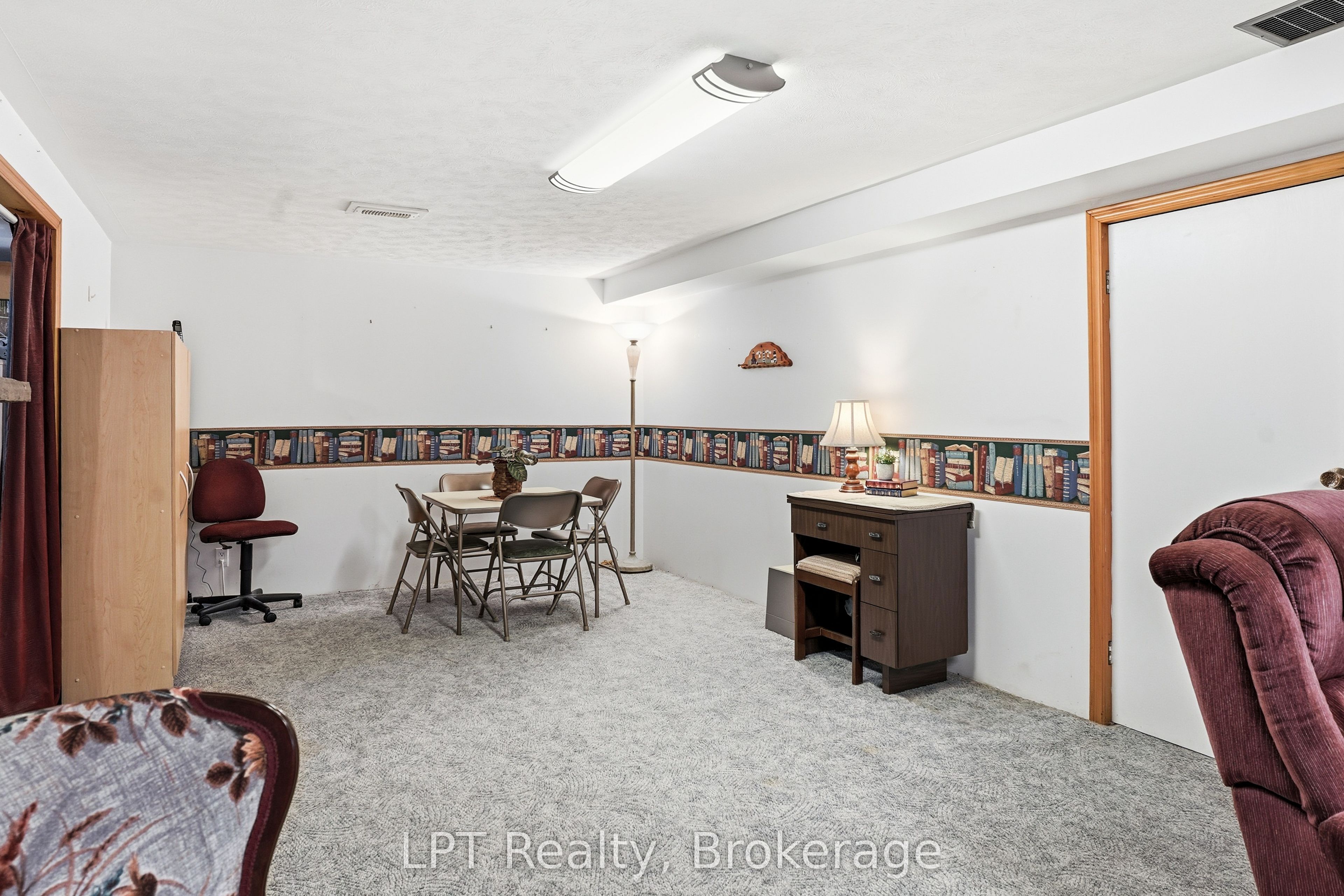 463 Frank Street Property Photo 36
