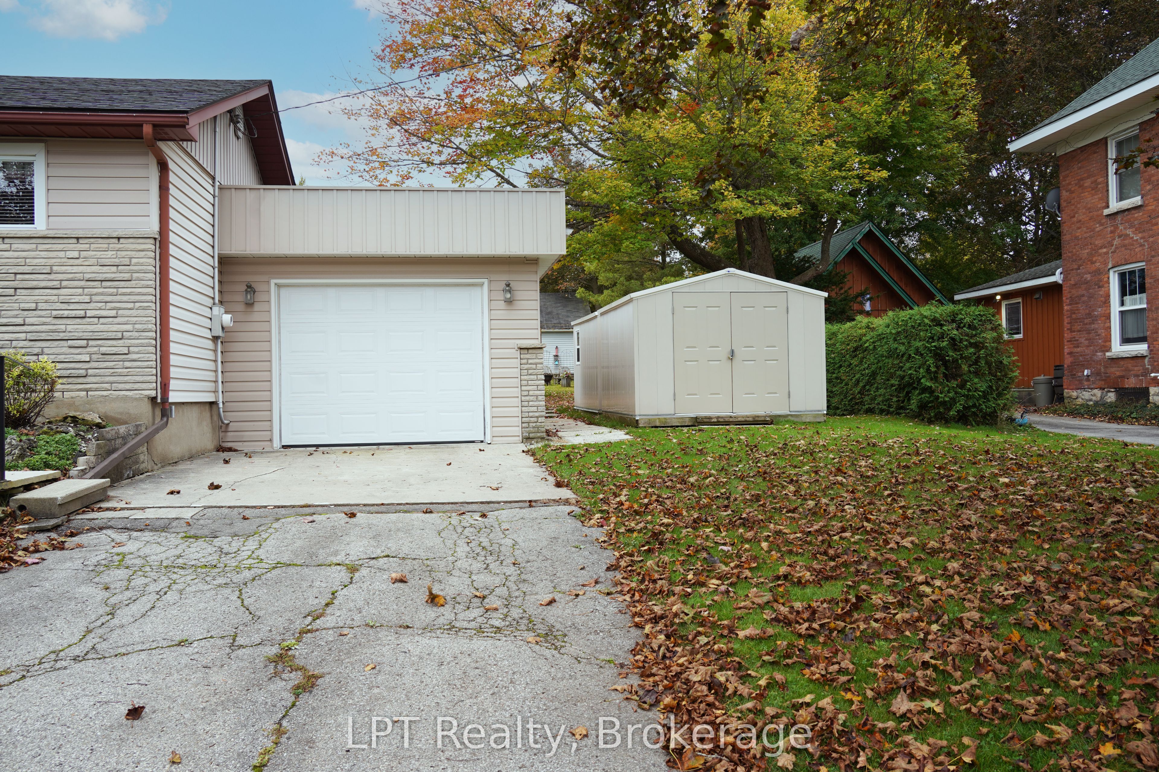 463 Frank Street Property Photo 41