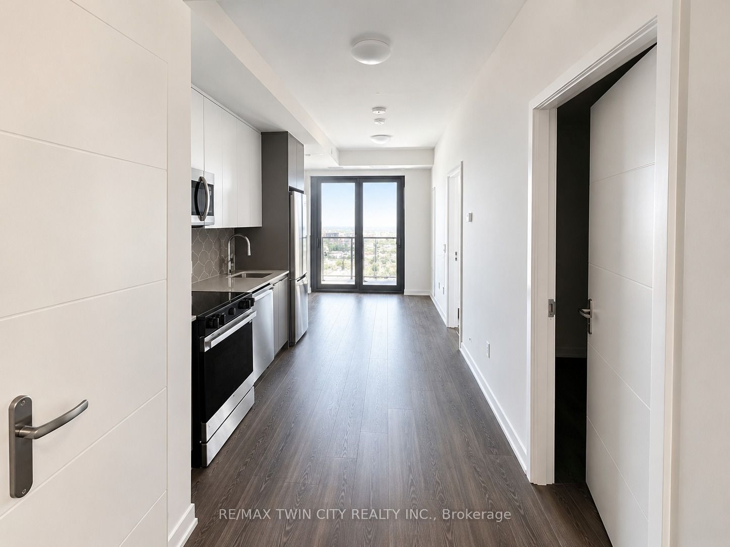 30 Francis Street S 3311 Property Photo 4