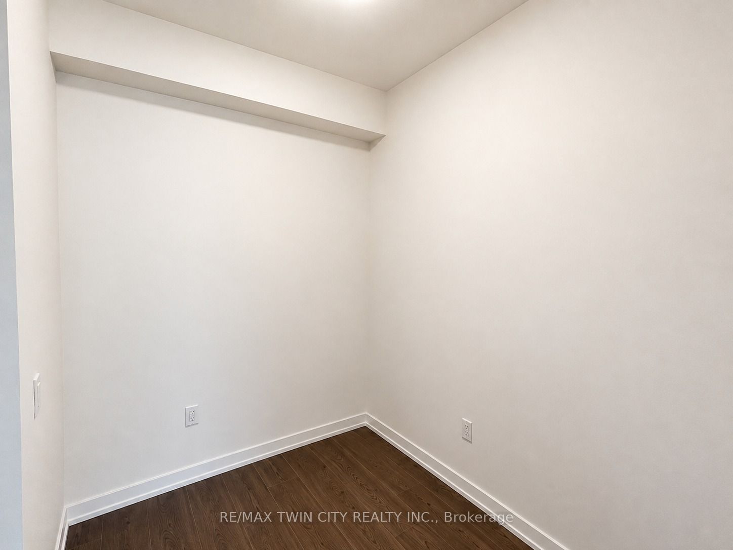 30 Francis Street S 3311 Property Photo 7