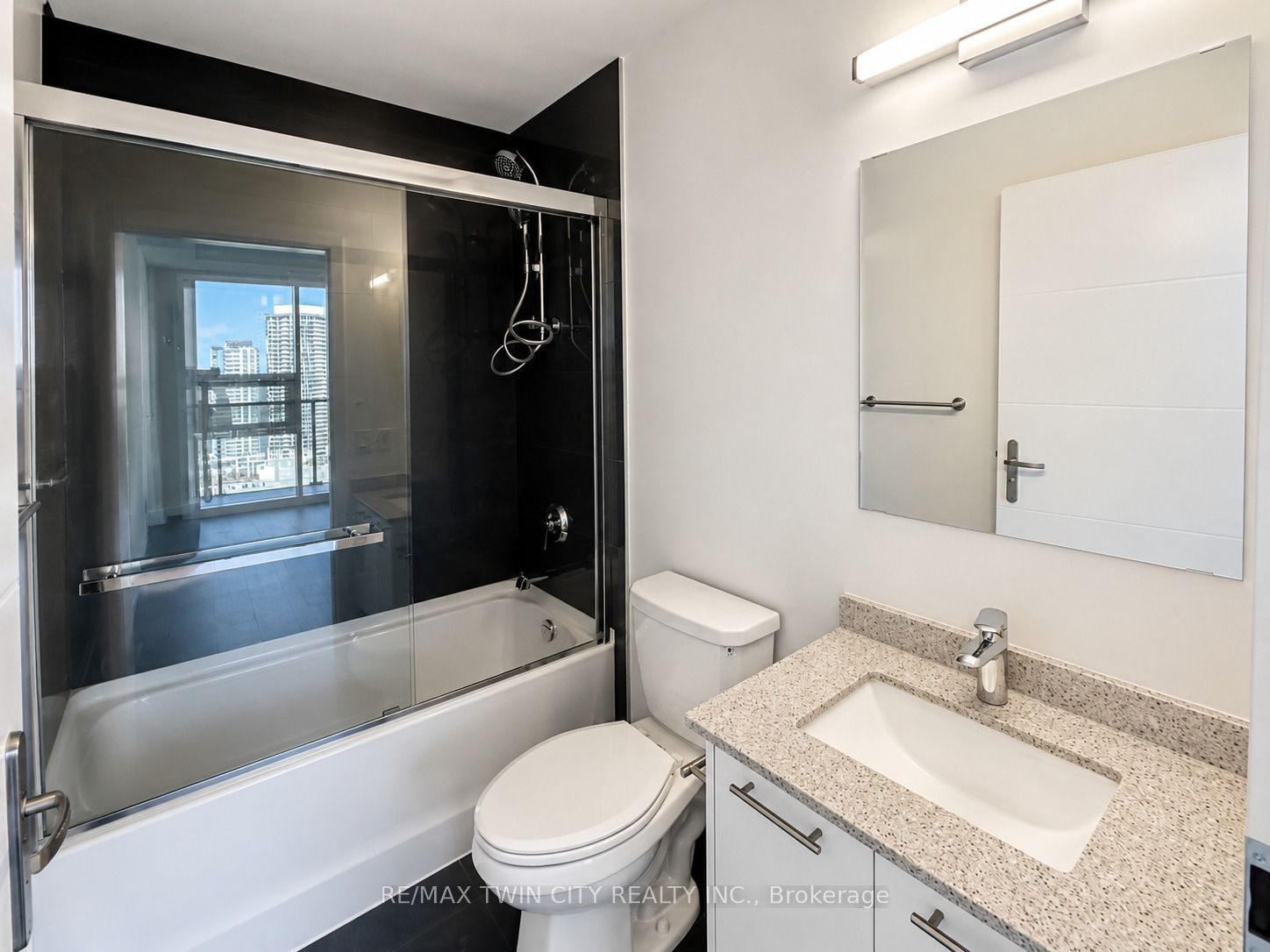 30 Francis Street S 3311 Property Photo 15