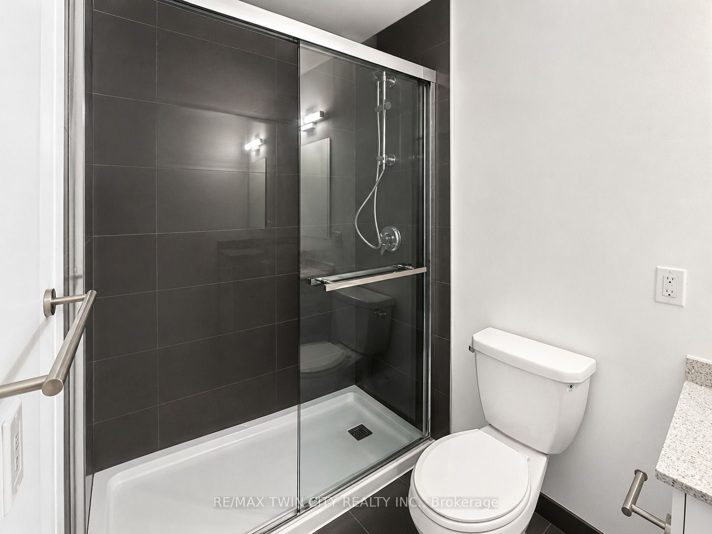 30 Francis Street S 3311 Property Photo 16