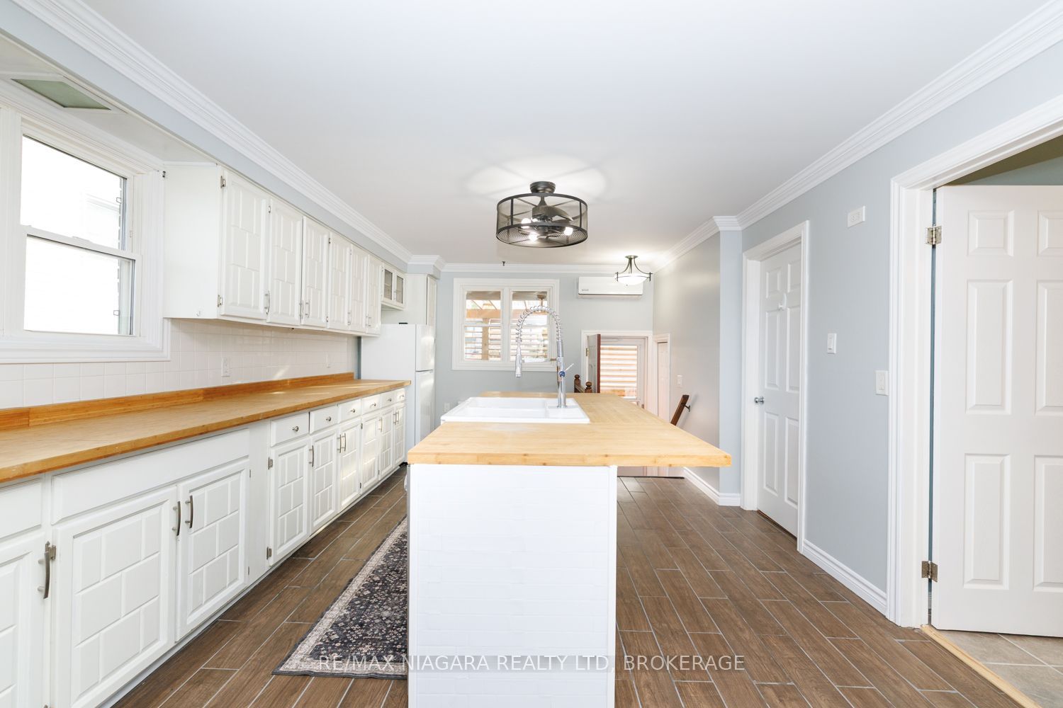 210 Taylor Street Property Photo 11