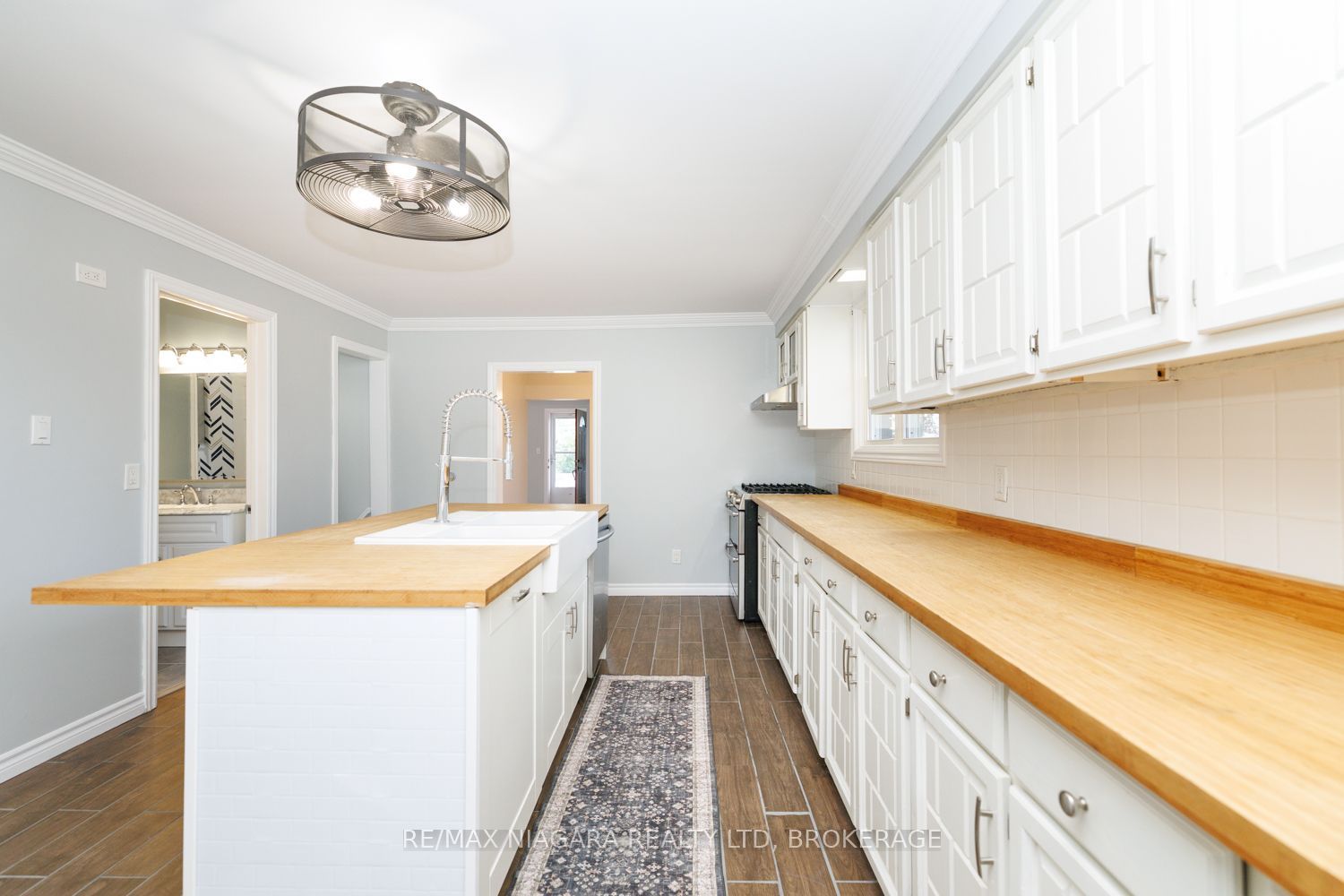 210 Taylor Street Property Photo 13