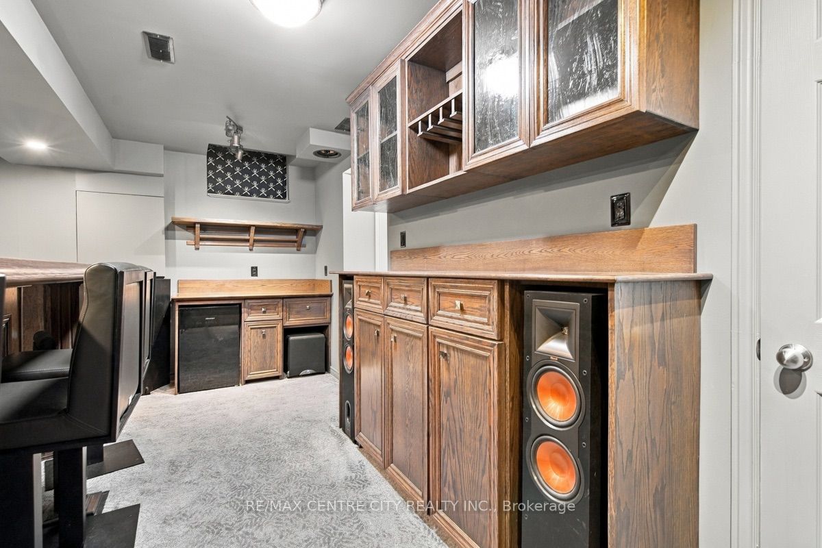 847 Whetherfield Street Property Photo 35