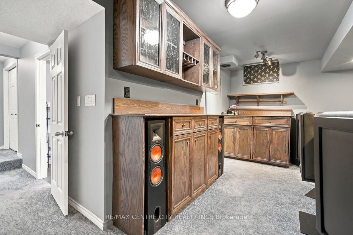 847 Whetherfield Street Property Photo 36