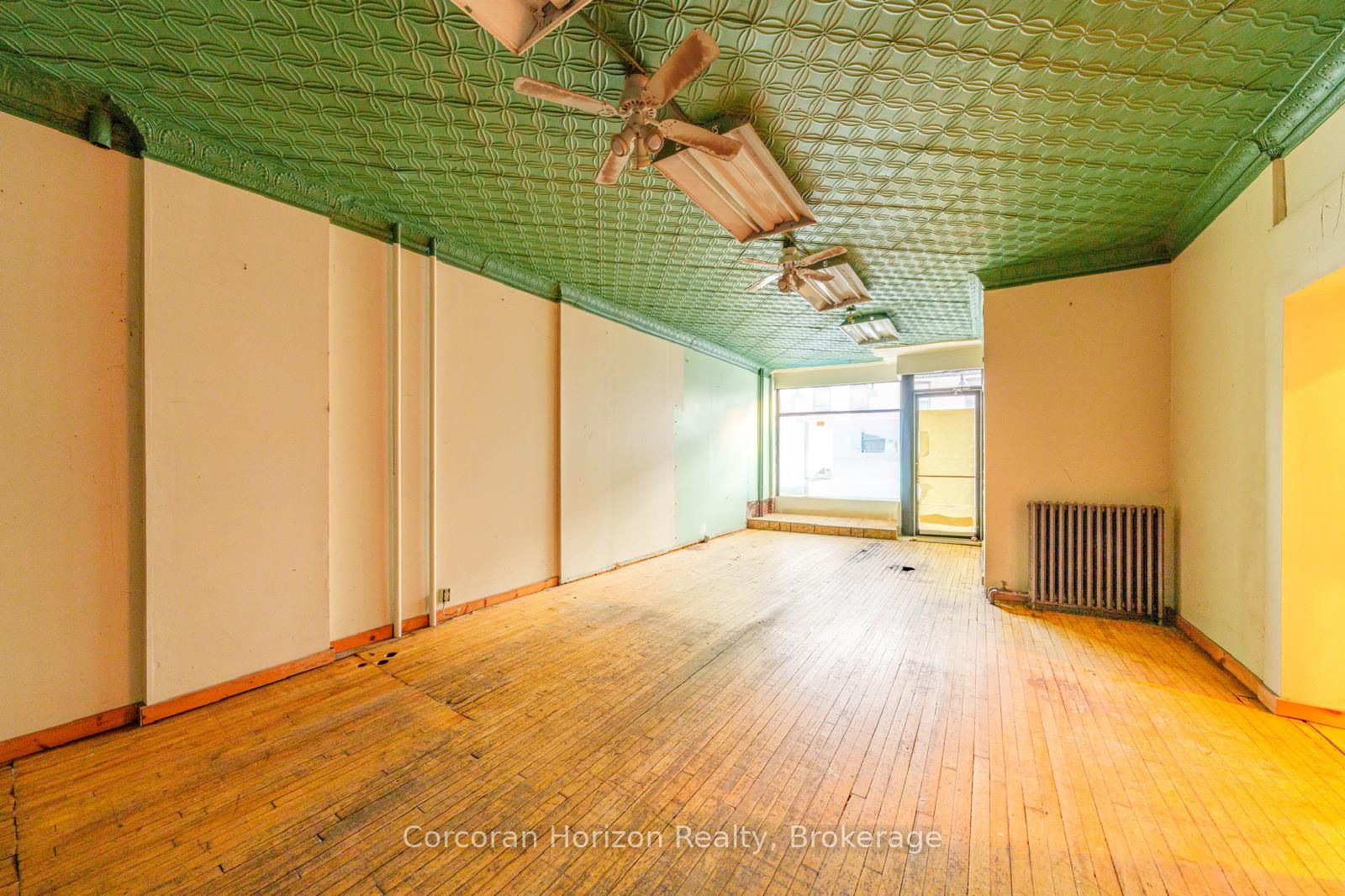 463-465 King Street E Property Photo 2
