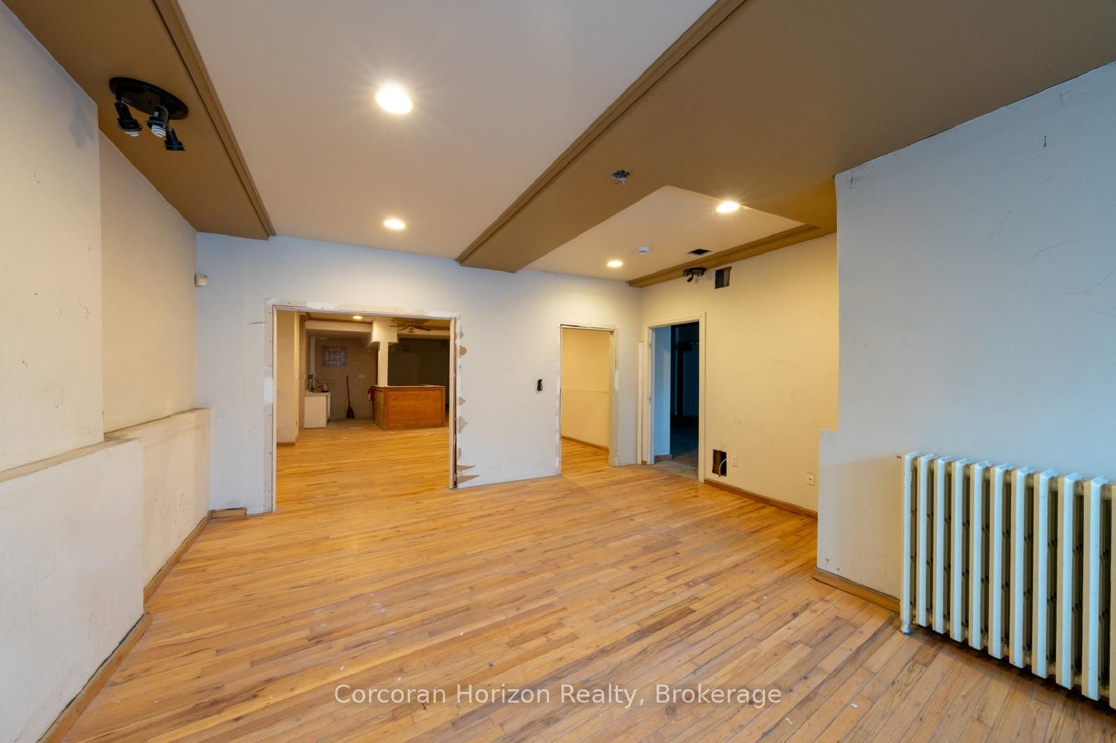 463-465 King Street E Property Photo 3
