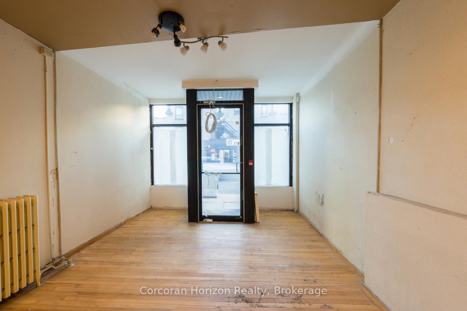 463-465 King Street E Property Photo 4