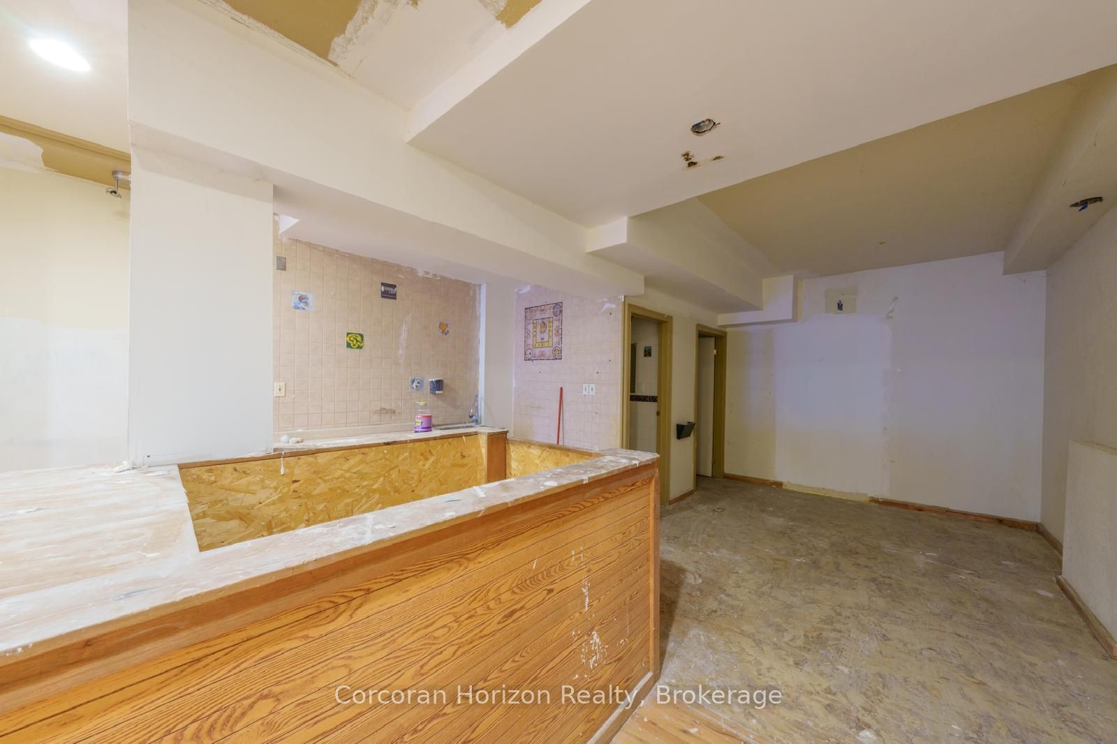 463-465 King Street E Property Photo 6