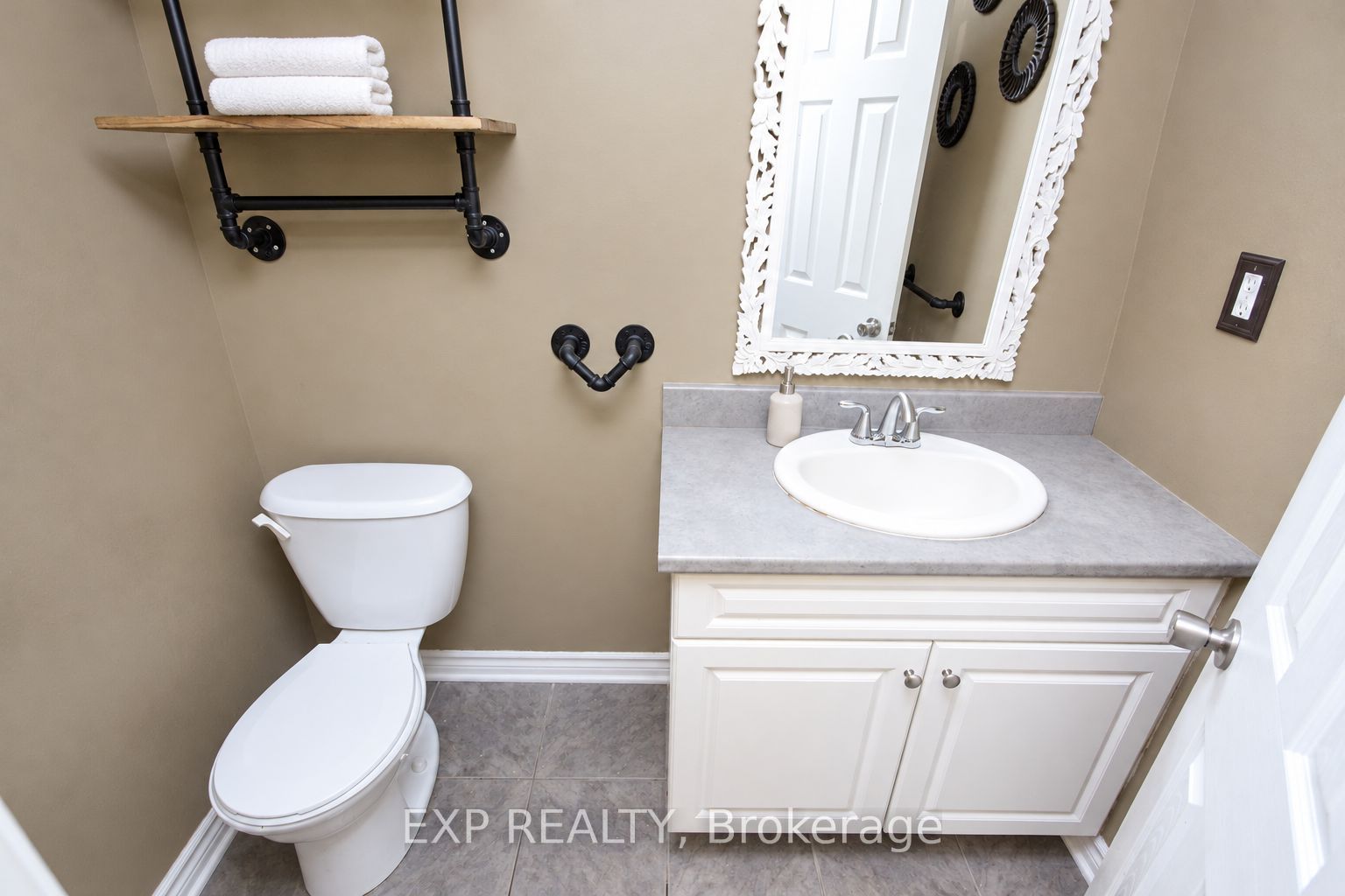138 Baker Street Property Photo 11