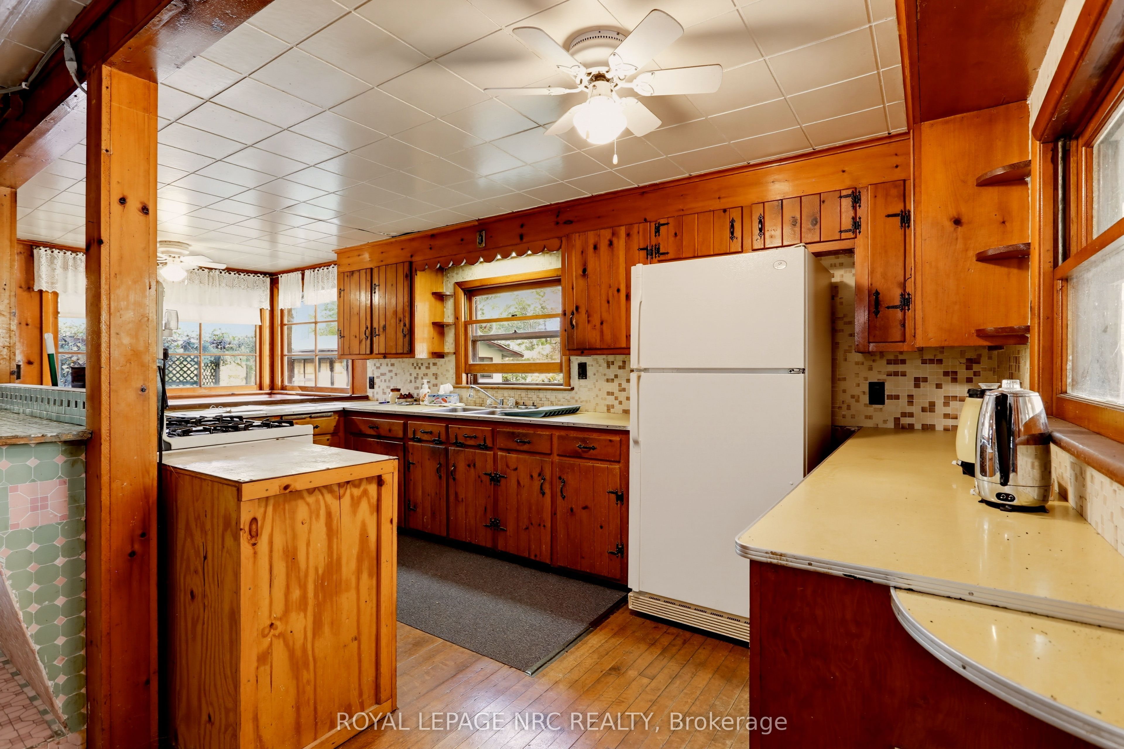 910 Bernard Avenue Property Photo 27