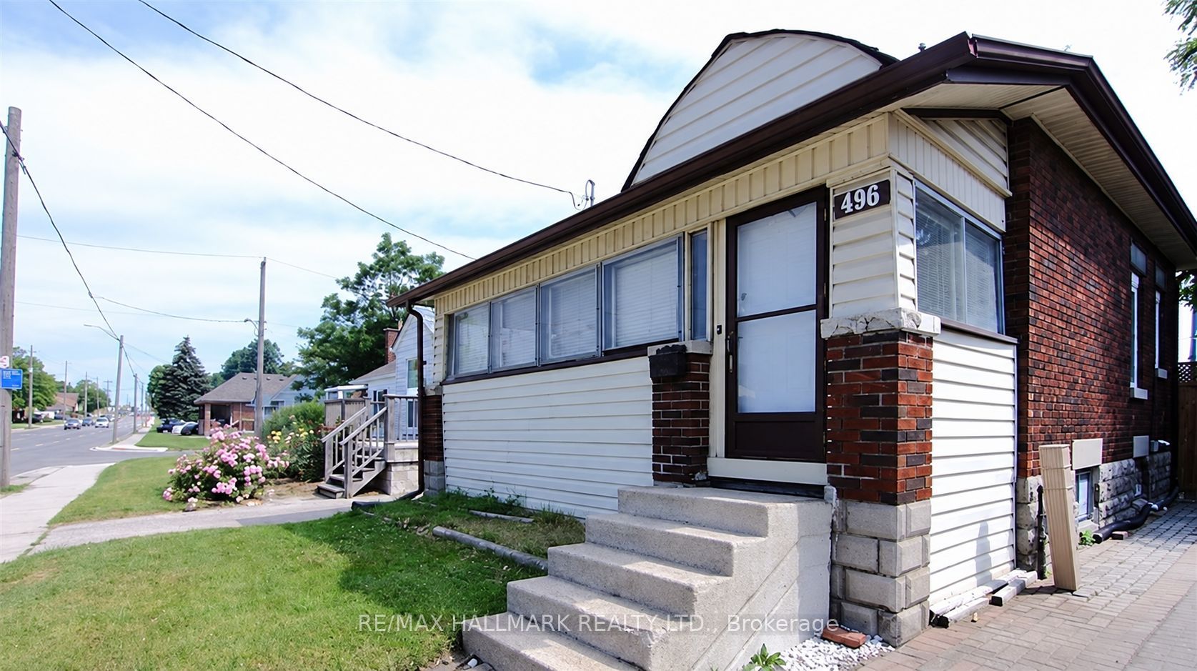 496 Highbury Avenue N Property Photo 2