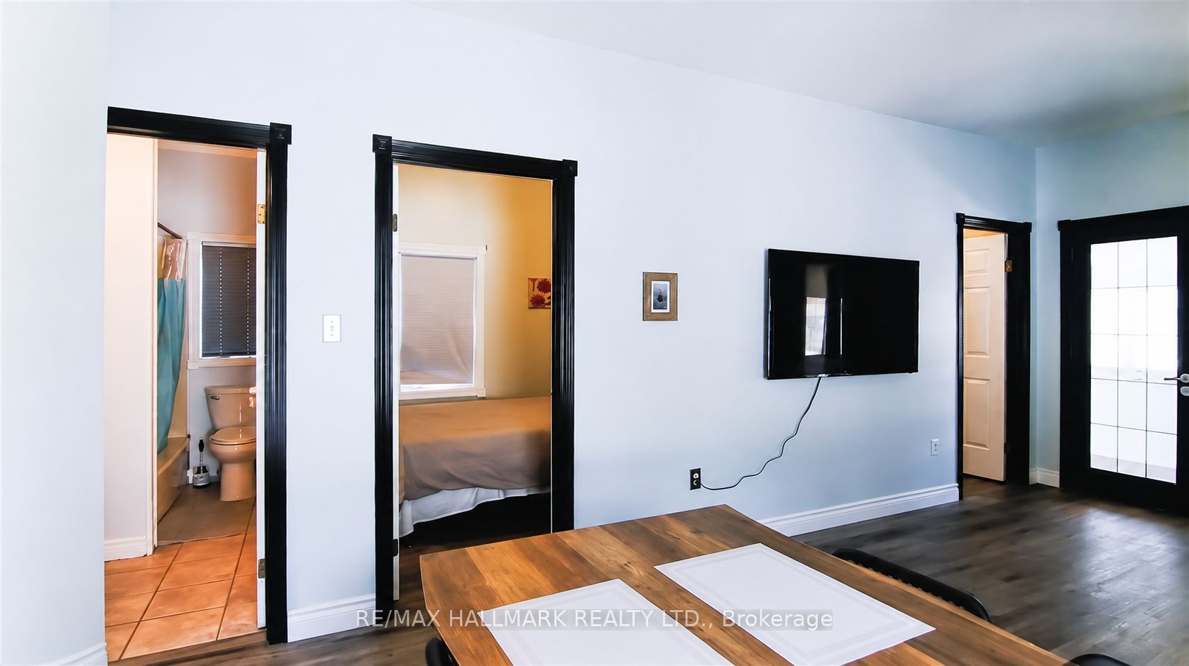 496 Highbury Avenue N Property Photo 5