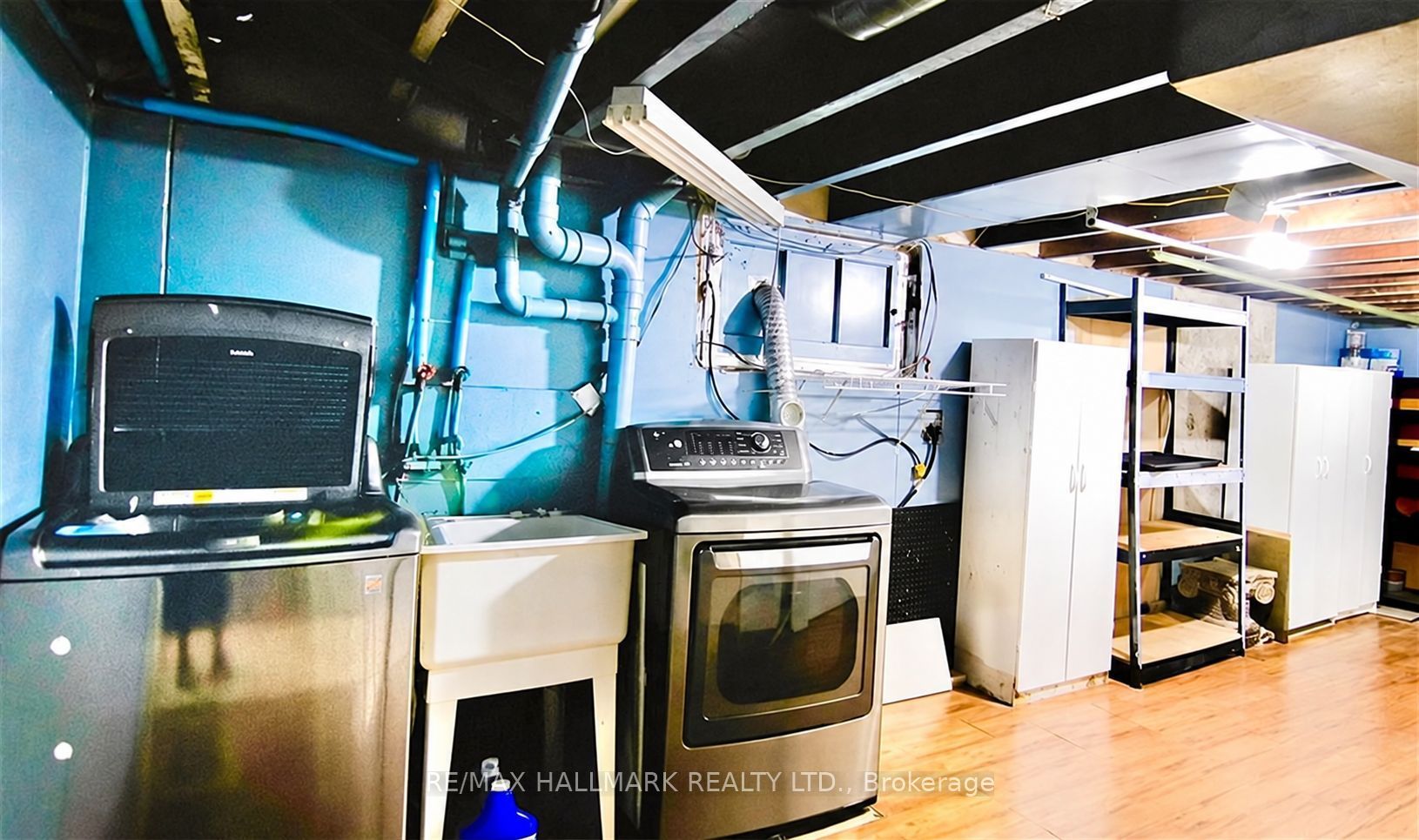 496 Highbury Avenue N Property Photo 15