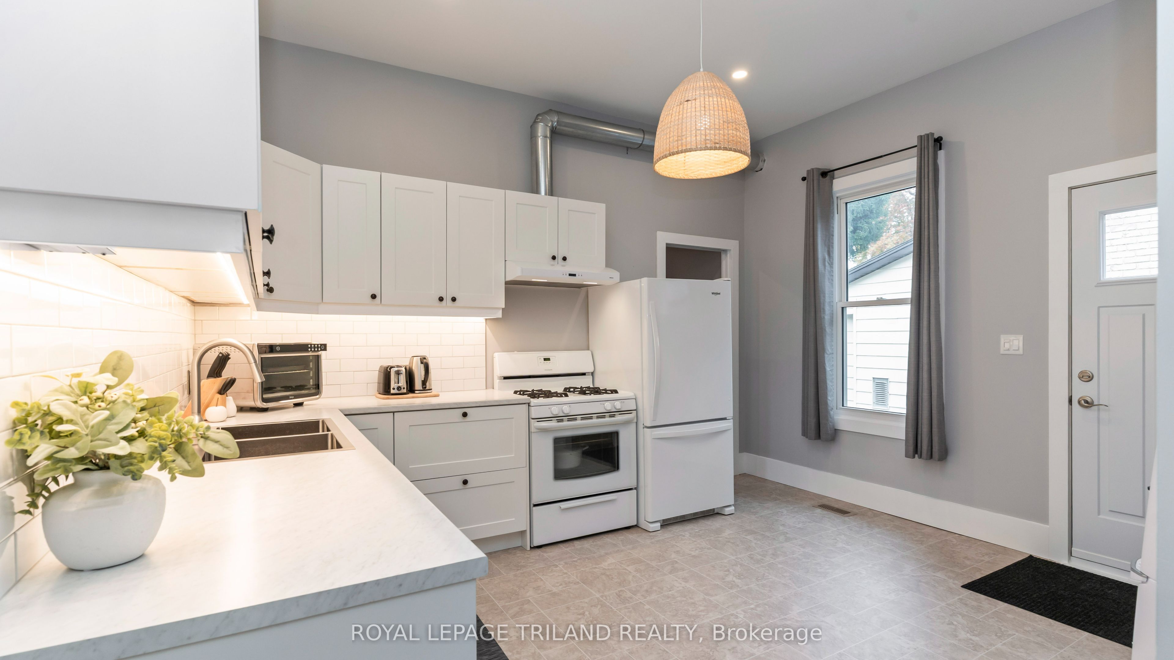 282 Ross Street Property Photo 15