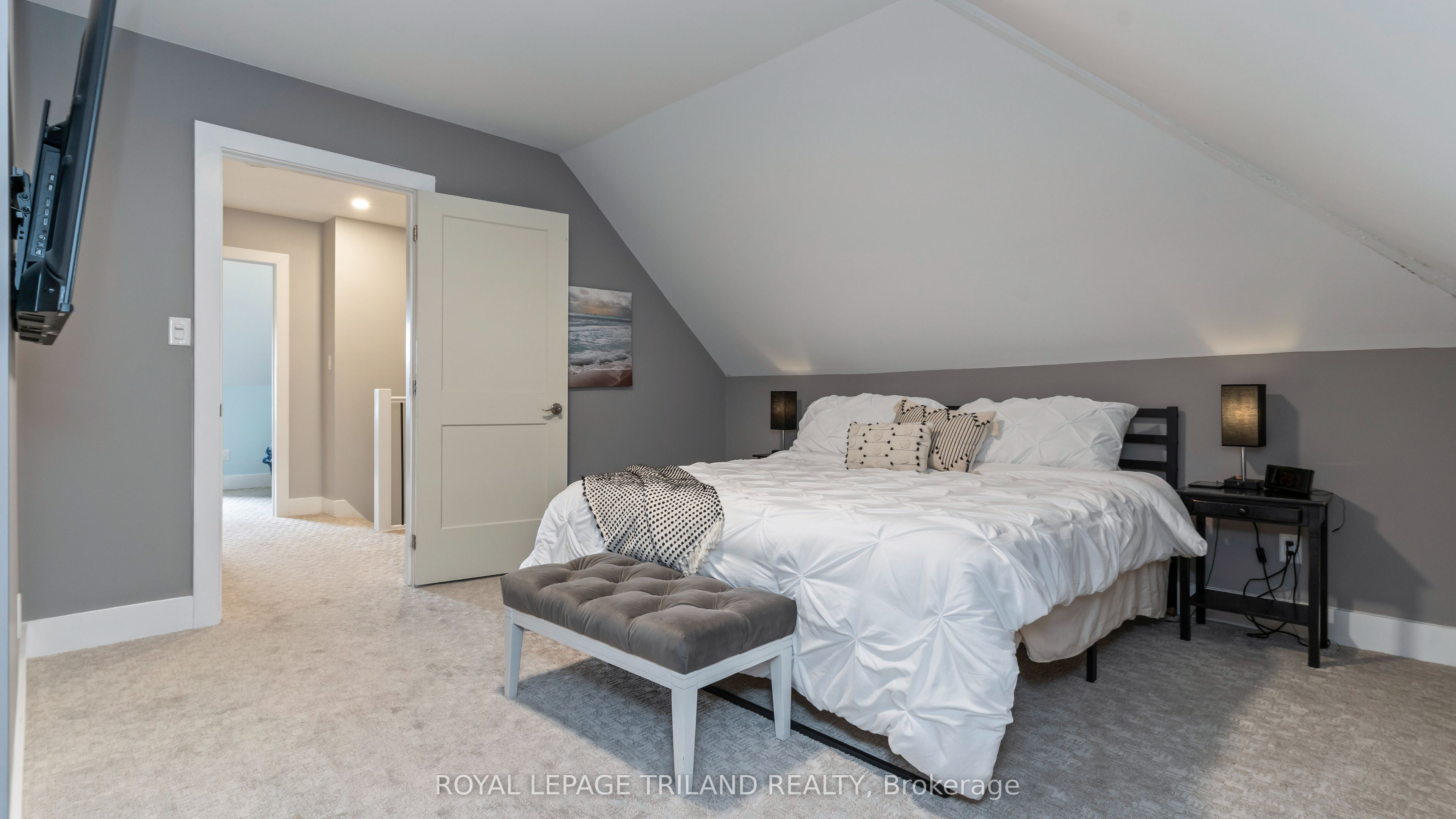 282 Ross Street Property Photo 25
