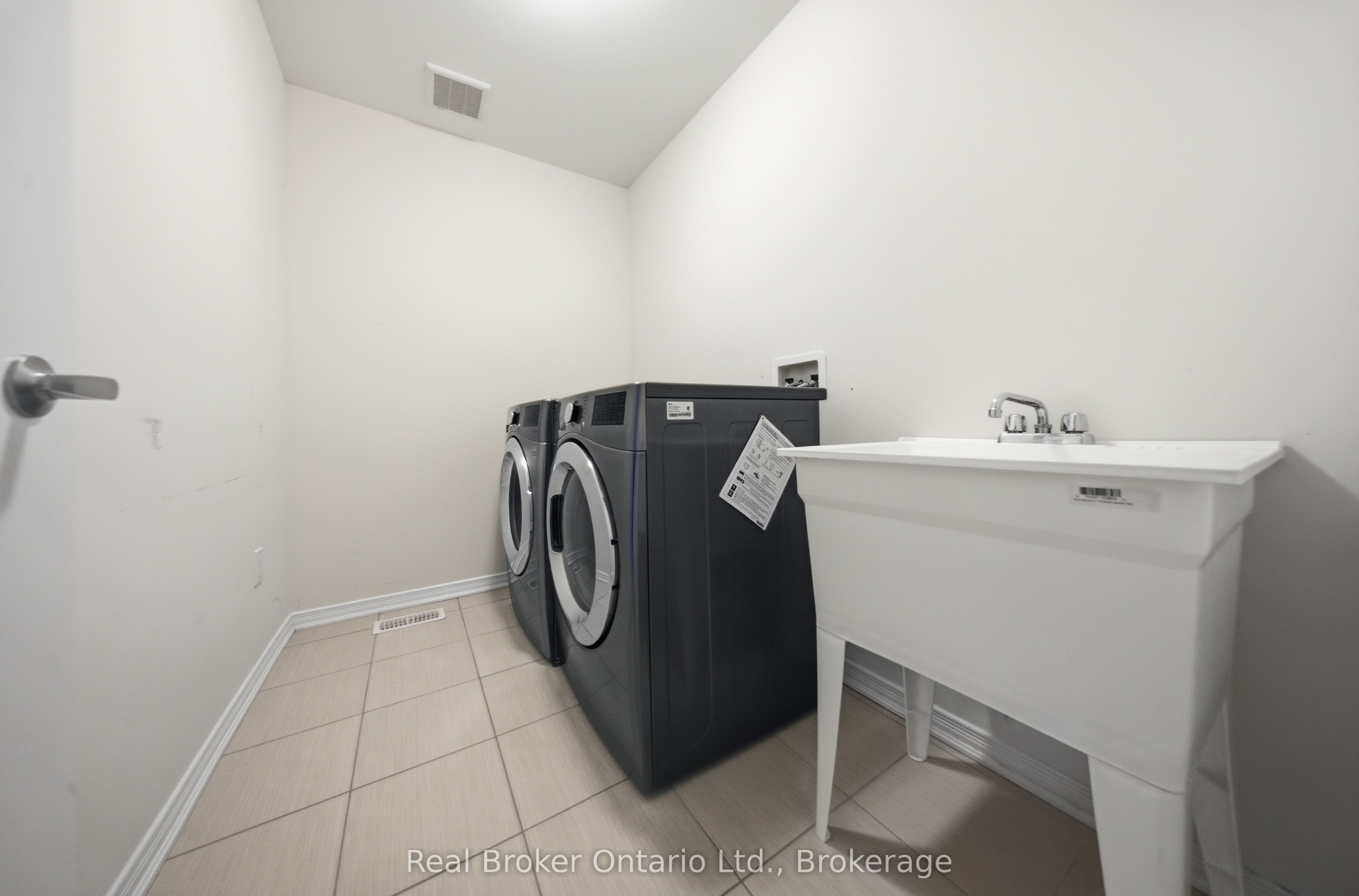 51 Magdalena Street Property Photo 14