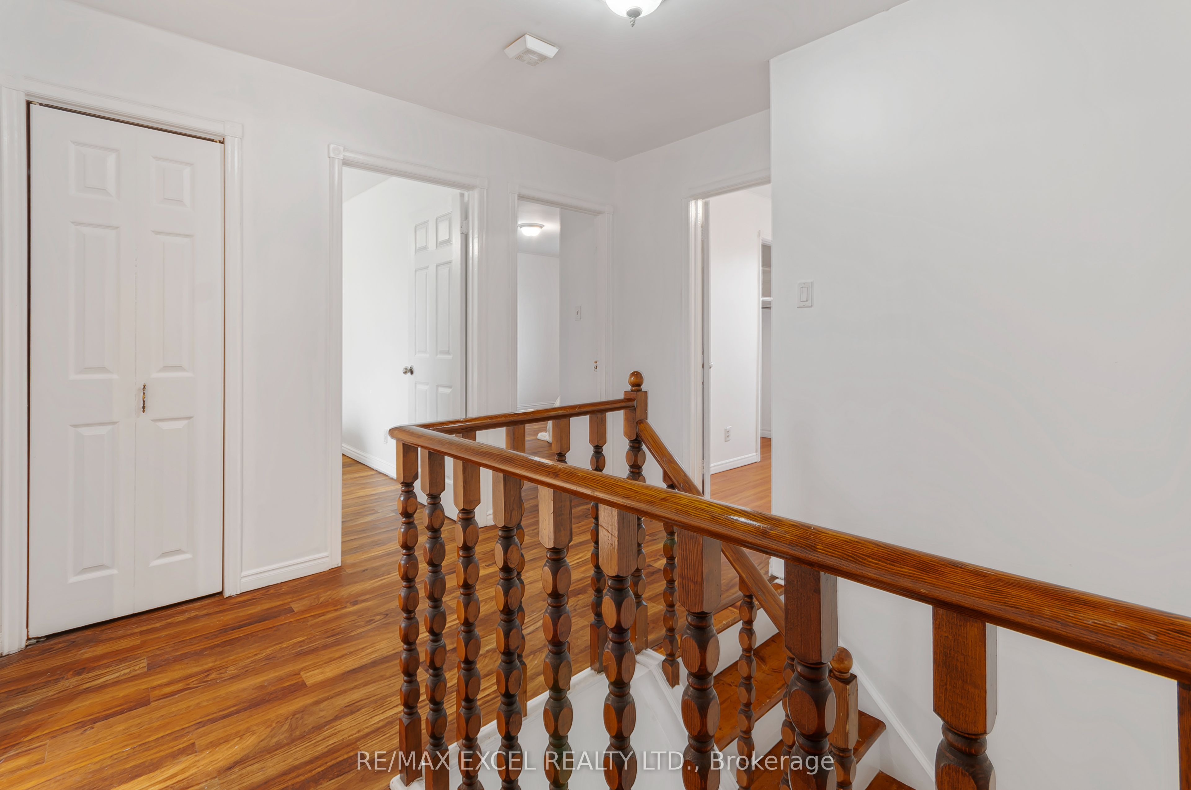218 Angeline Street N Property Photo 13