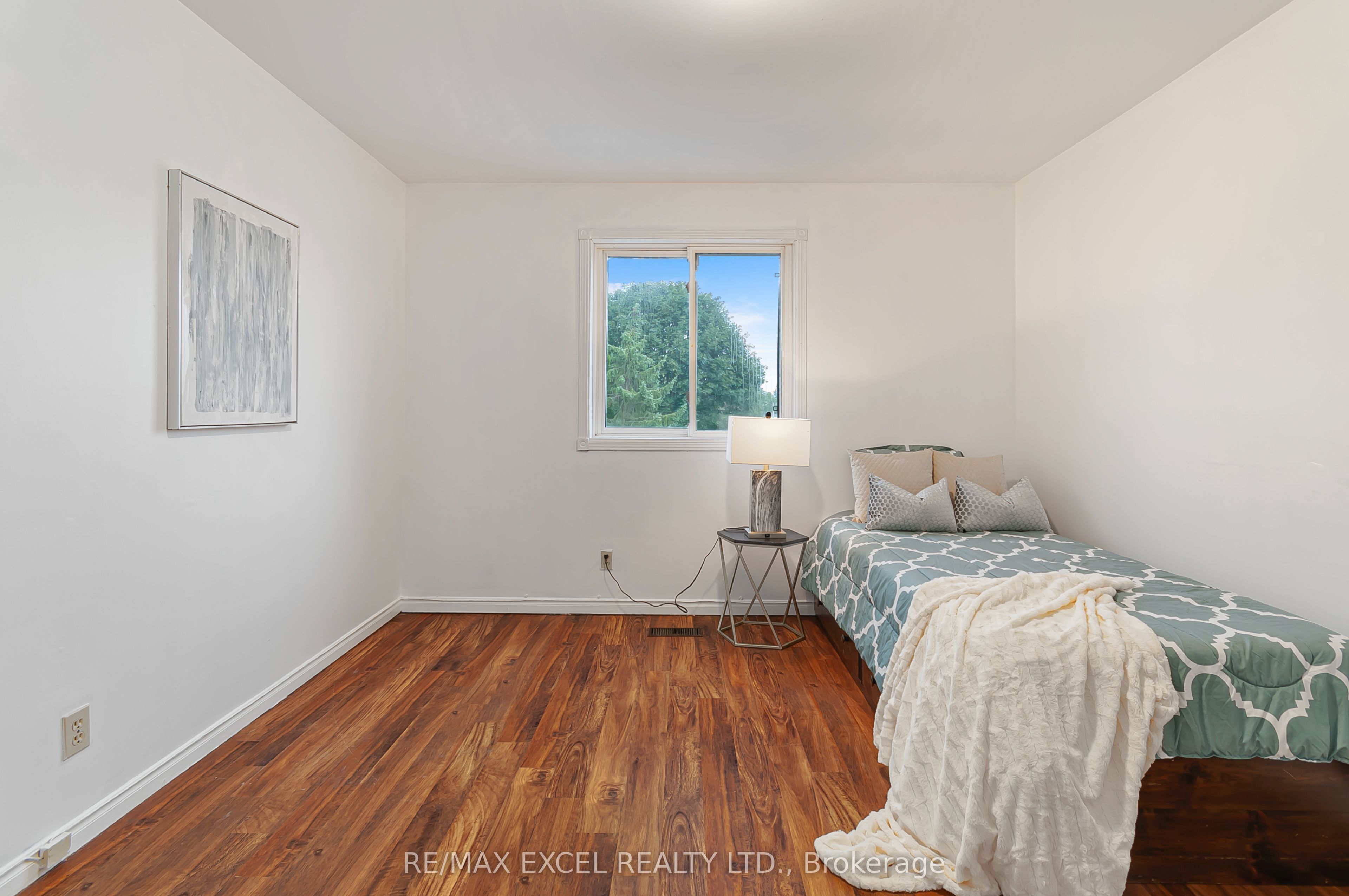 218 Angeline Street N Property Photo 18