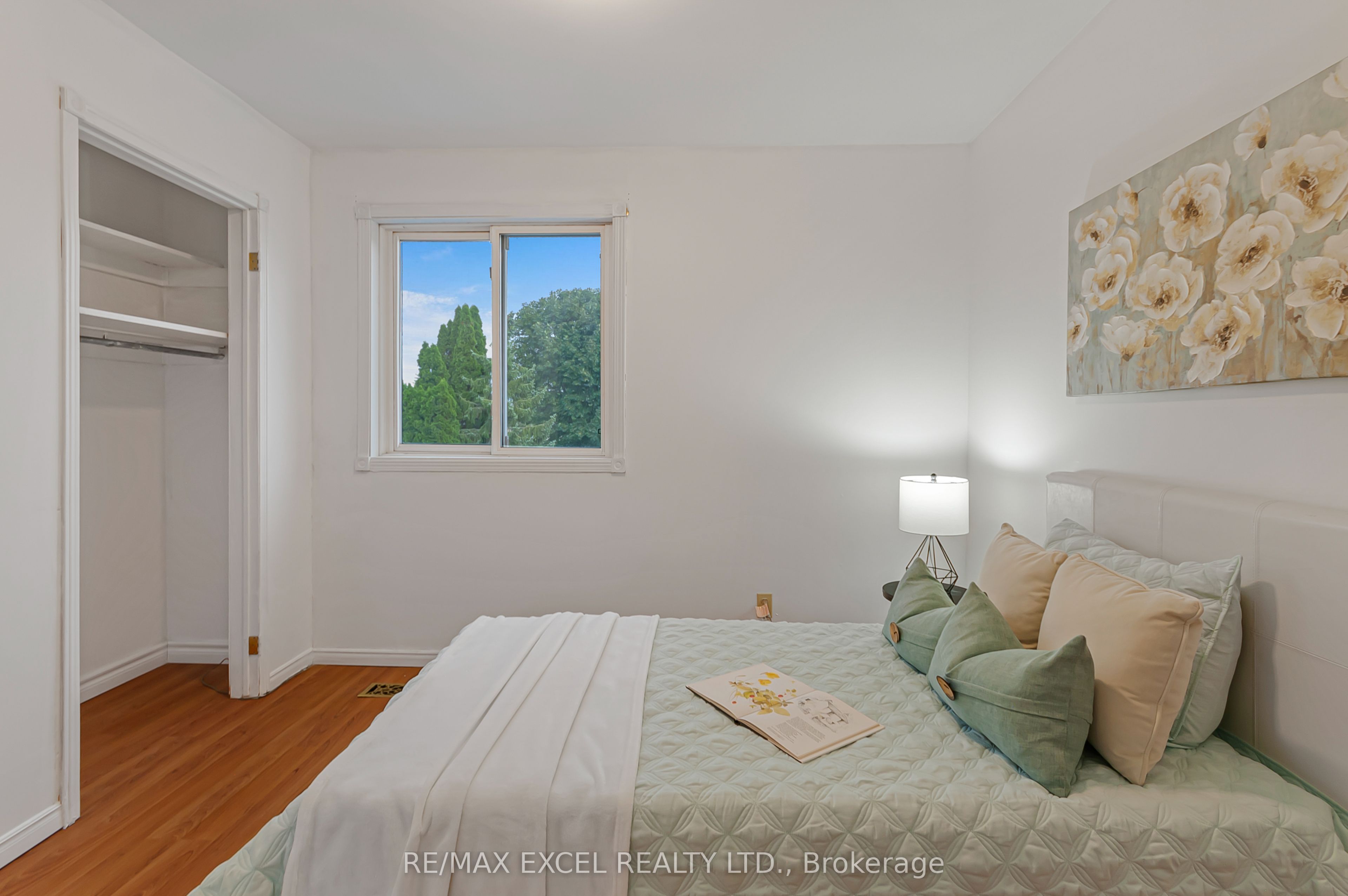 218 Angeline Street N Property Photo 20