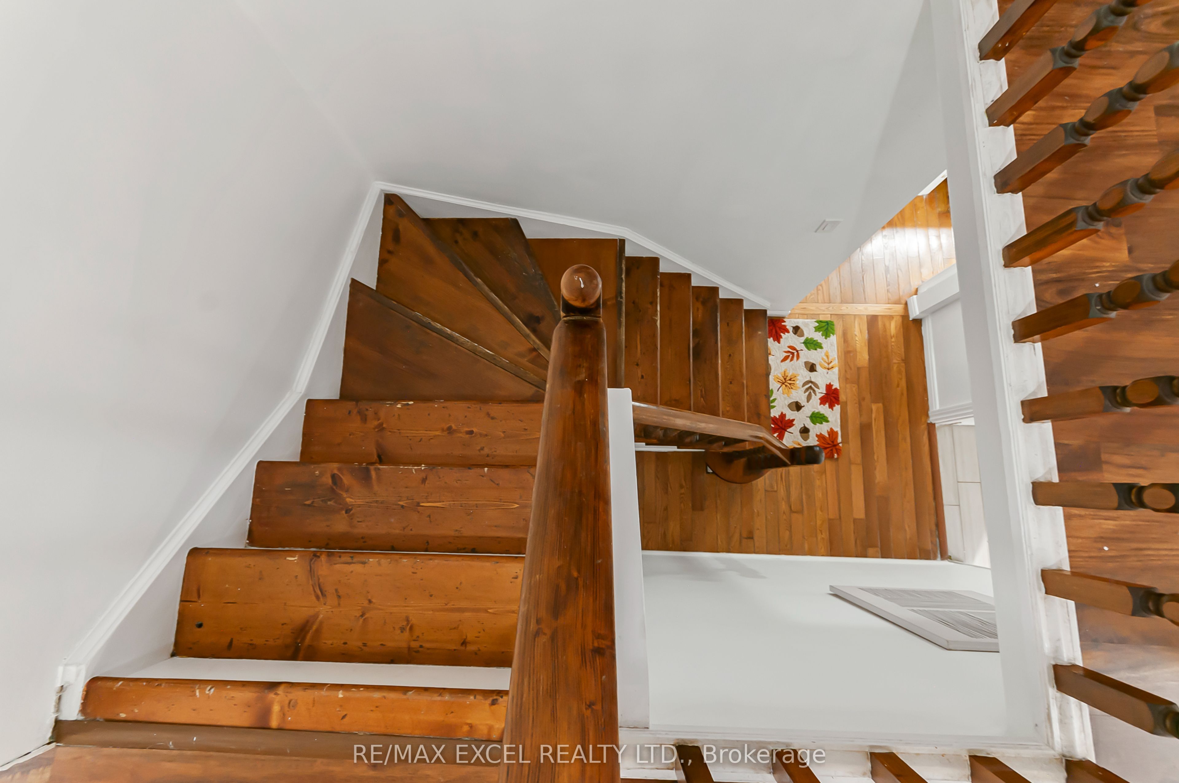 218 Angeline Street N Property Photo 23