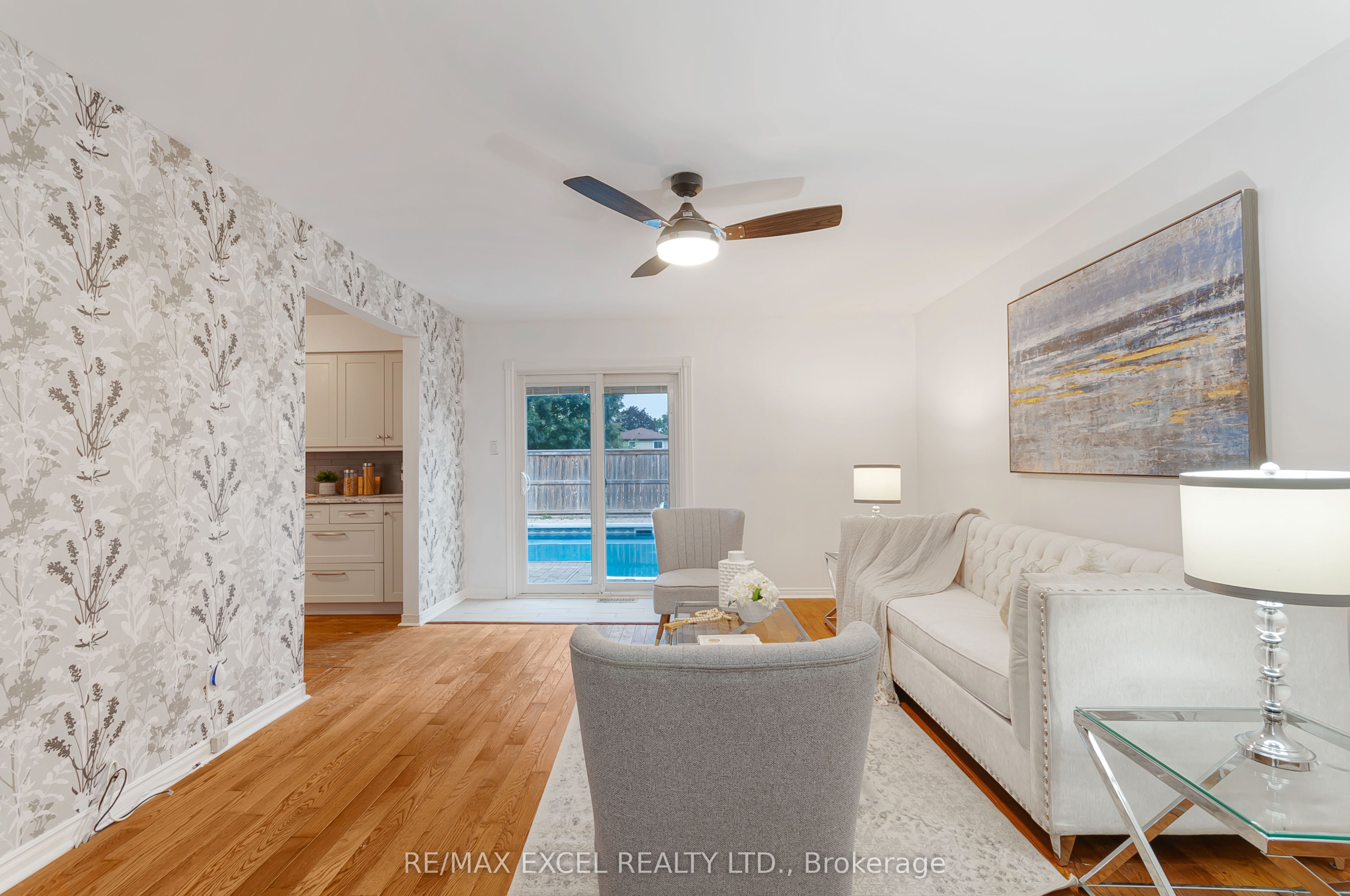218 Angeline Street N Property Photo 34