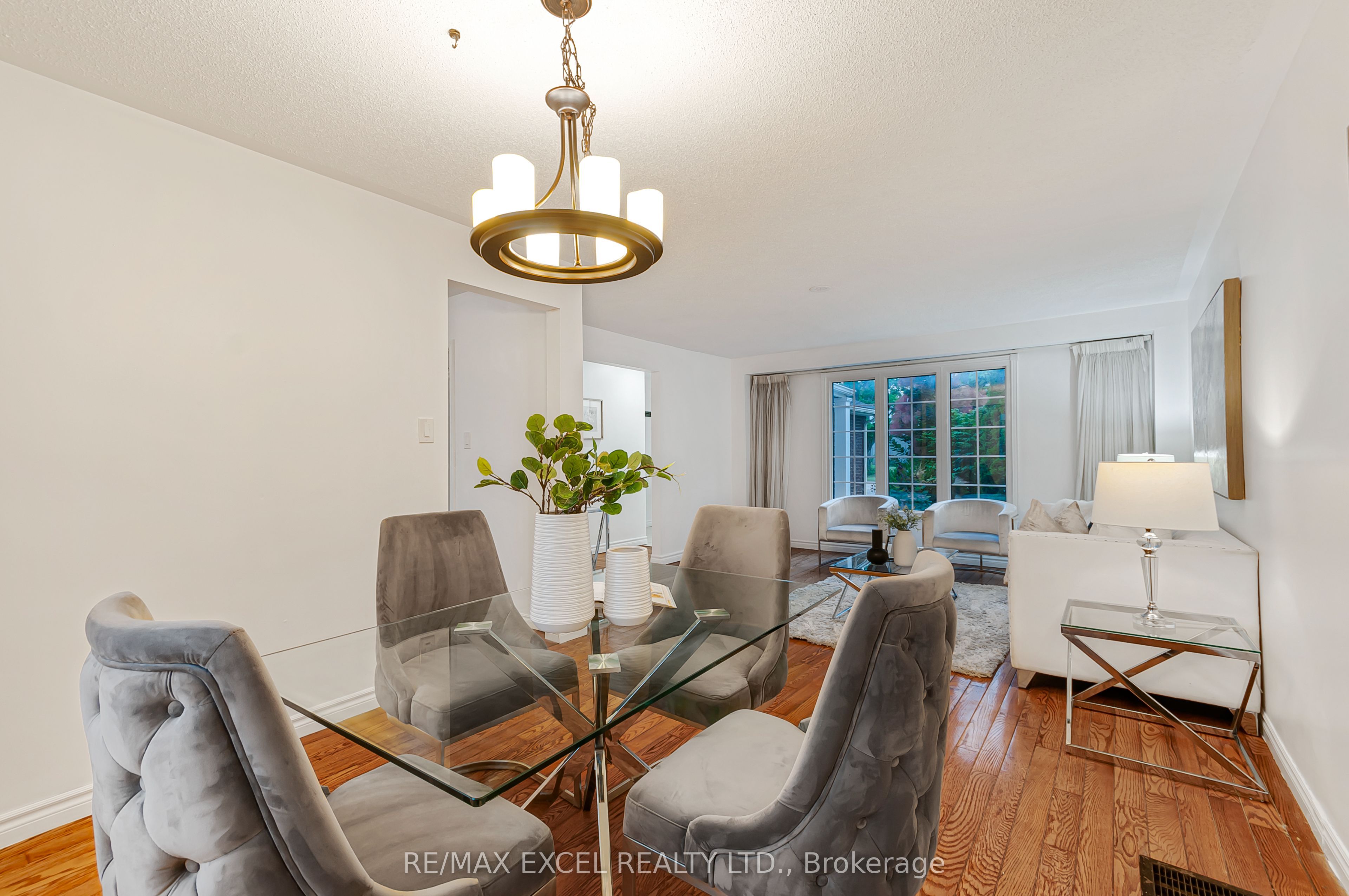 218 Angeline Street N Property Photo 43