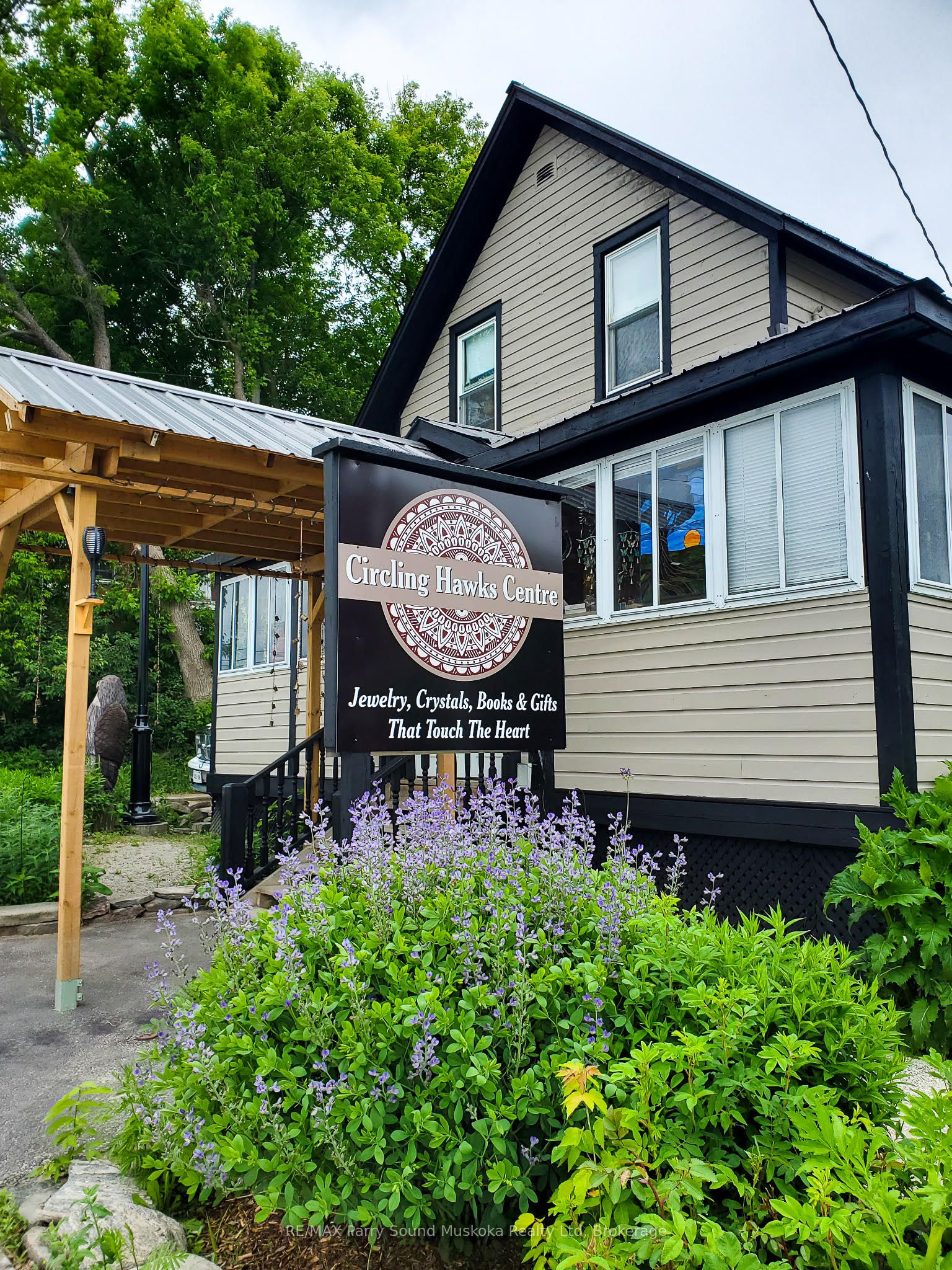 156 Ontario Street Property Photo 1