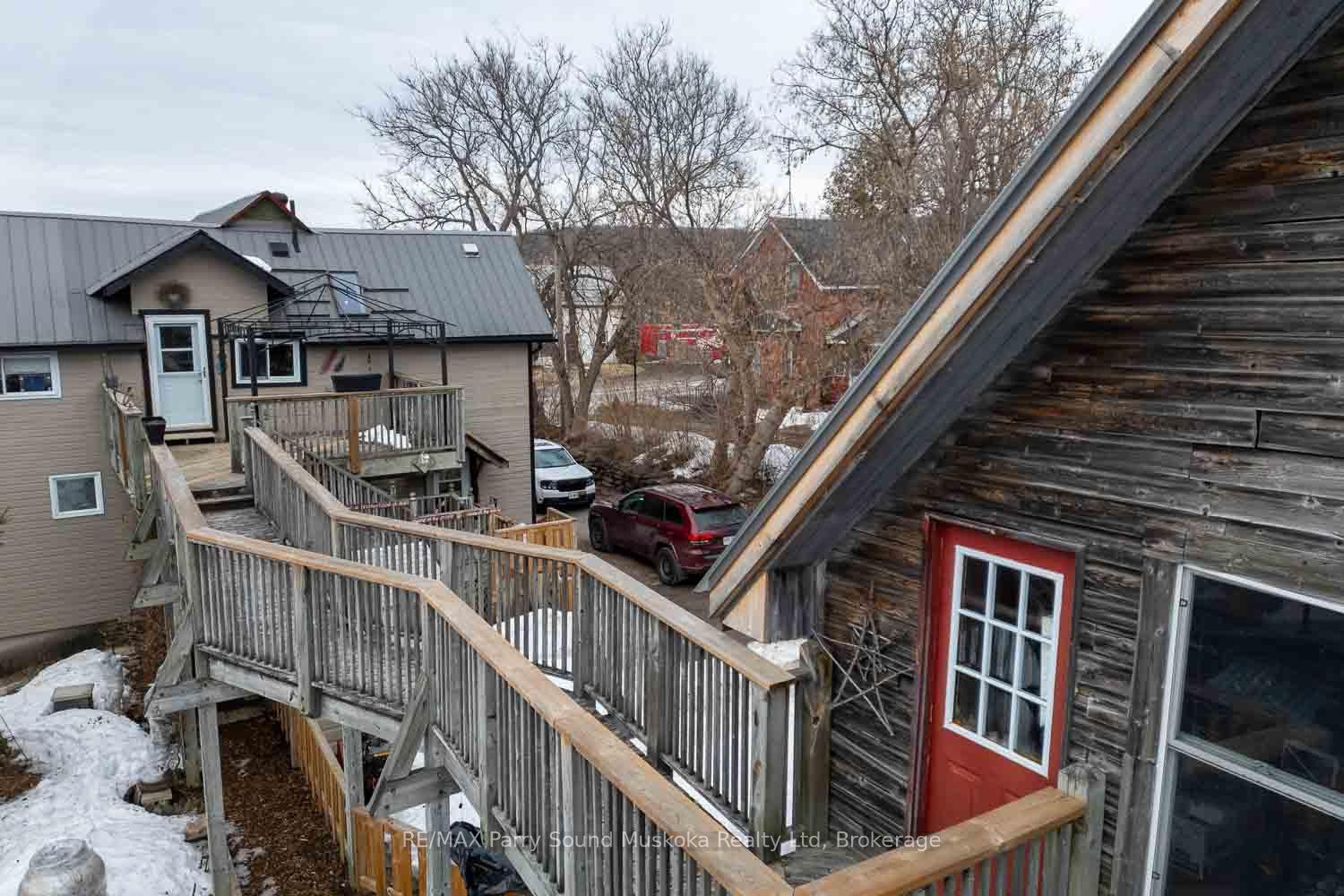 156 Ontario Street Property Photo 2