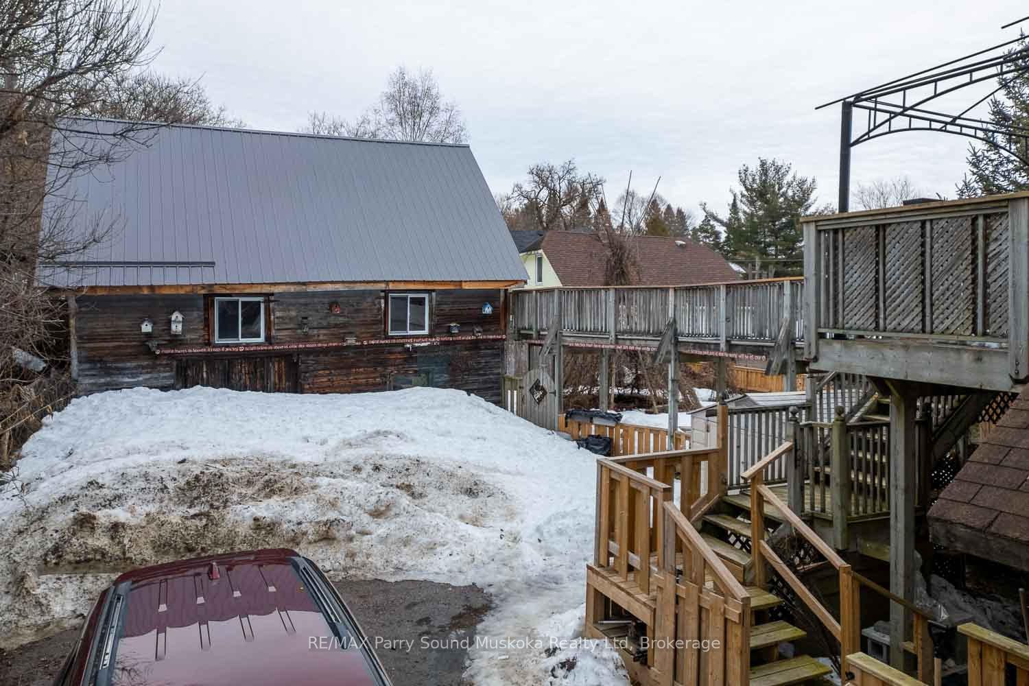 156 Ontario Street Property Photo 3