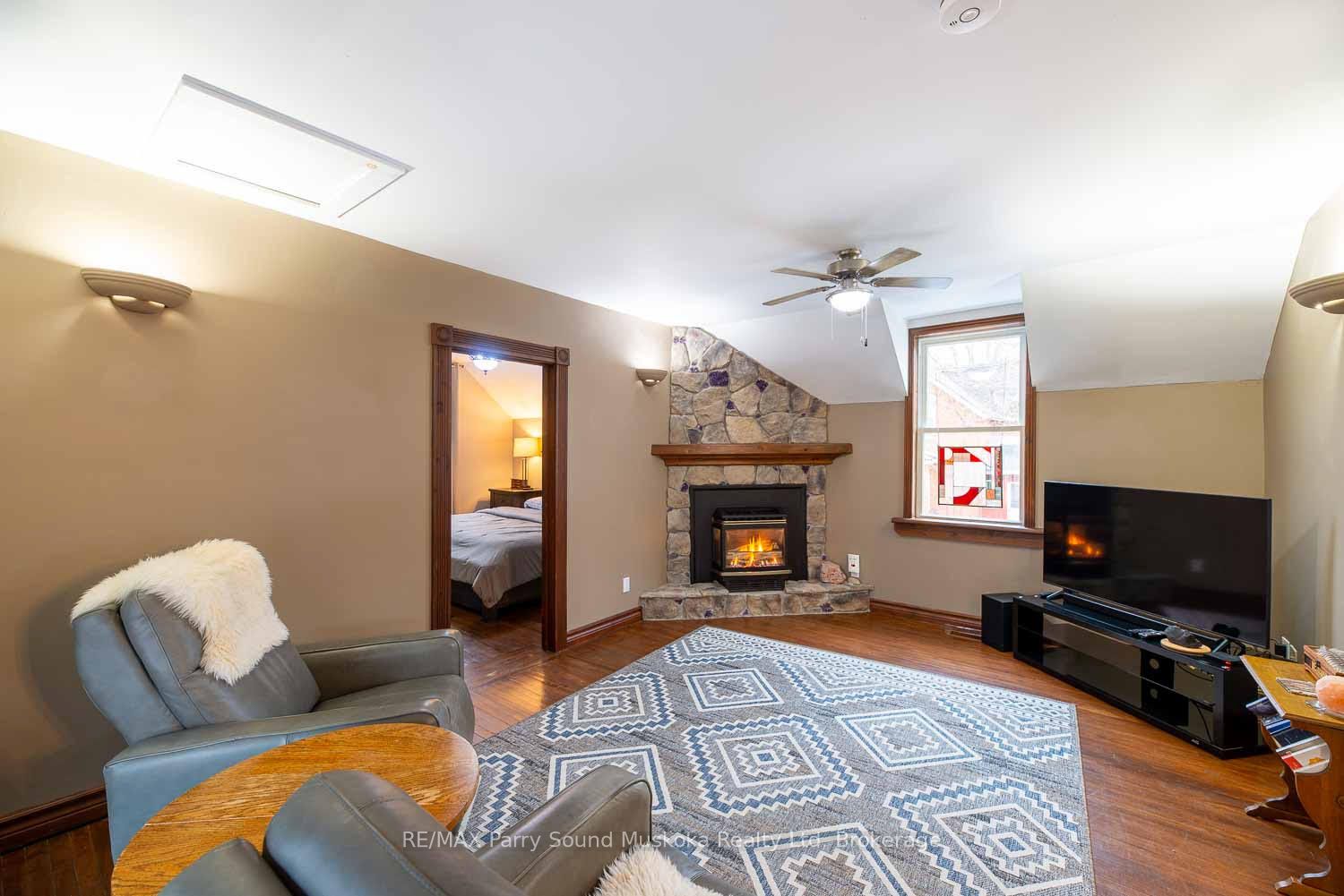 156 Ontario Street Property Photo 17